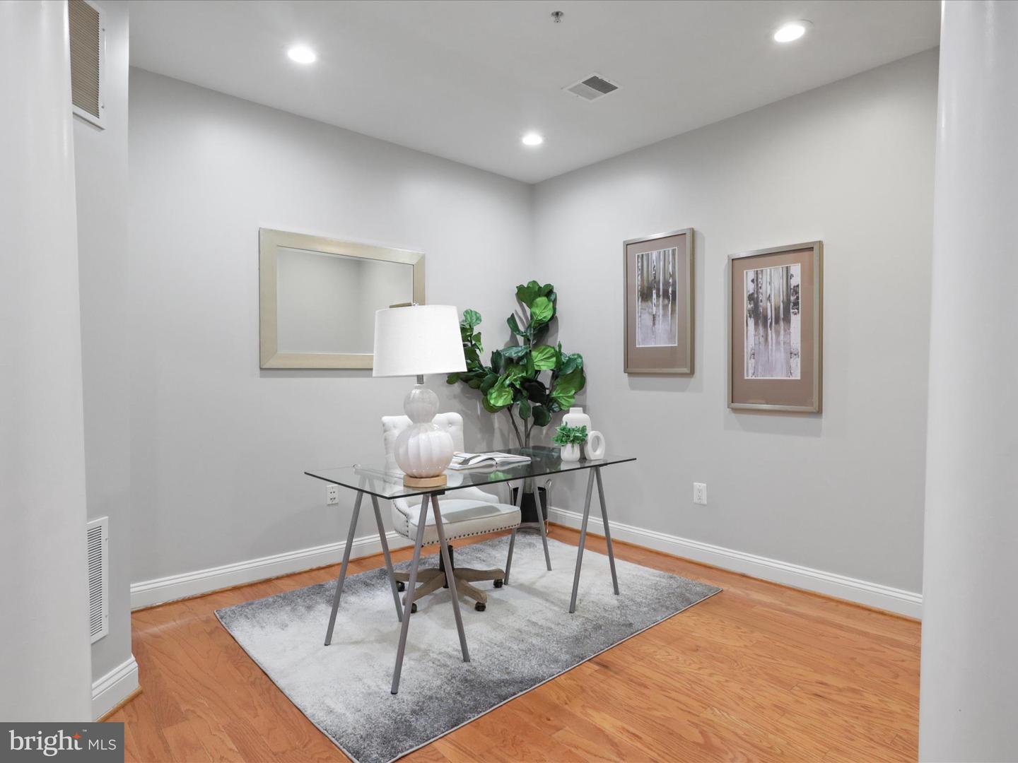 1781 CHAIN BRIDGE RD #303, MCLEAN, Virginia 22102, 2 Bedrooms Bedrooms, ,2 BathroomsBathrooms,Residential,For sale,1781 CHAIN BRIDGE RD #303,VAFX2275568 MLS # VAFX2275568 1781 CHAIN BRIDGE RD #303, MCLEAN, Virginia 22102, 2 Bedrooms Bedrooms, ,2 BathroomsBathrooms,Residential,For sale,1781 CHAIN BRIDGE RD #303,VAFX2275568 MLS # VAFX2275568