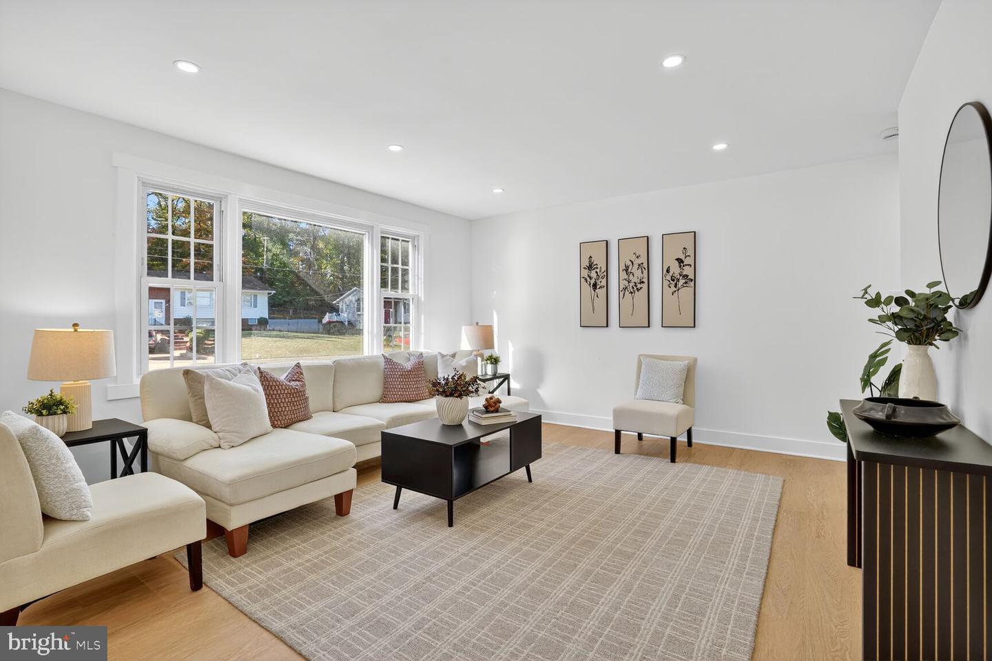 8915 SYLVANIA ST, LORTON, Virginia 22079, 4 Bedrooms Bedrooms, ,2 BathroomsBathrooms,Residential,For sale,8915 SYLVANIA ST,VAFX2275598 MLS # VAFX2275598