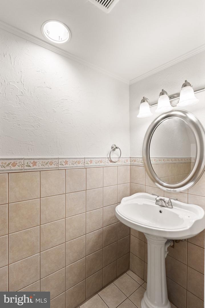 8519 WESTOVER CT #763, SPRINGFIELD, Virginia 22152, 2 Bedrooms Bedrooms, ,1 BathroomBathrooms,Residential,For sale,8519 WESTOVER CT #763,VAFX2275604 MLS # VAFX2275604 8519 WESTOVER CT #763, SPRINGFIELD, Virginia 22152, 2 Bedrooms Bedrooms, ,1 BathroomBathrooms,Residential,For sale,8519 WESTOVER CT #763,VAFX2275604 MLS # VAFX2275604