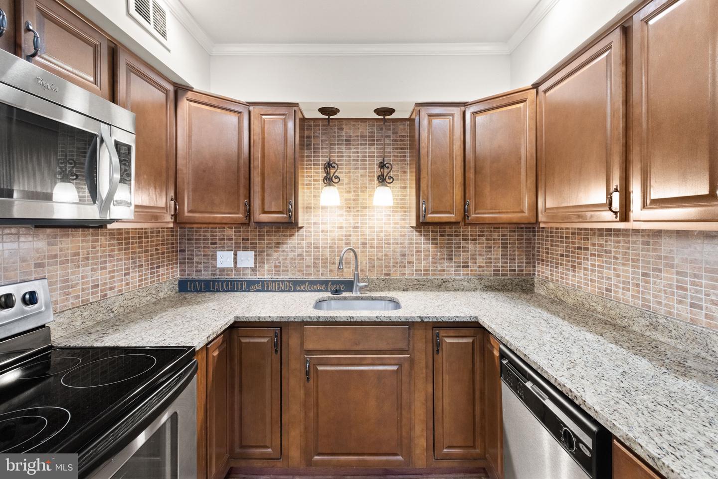 8519 WESTOVER CT #763, SPRINGFIELD, Virginia 22152, 2 Bedrooms Bedrooms, ,1 BathroomBathrooms,Residential,For sale,8519 WESTOVER CT #763,VAFX2275604 MLS # VAFX2275604