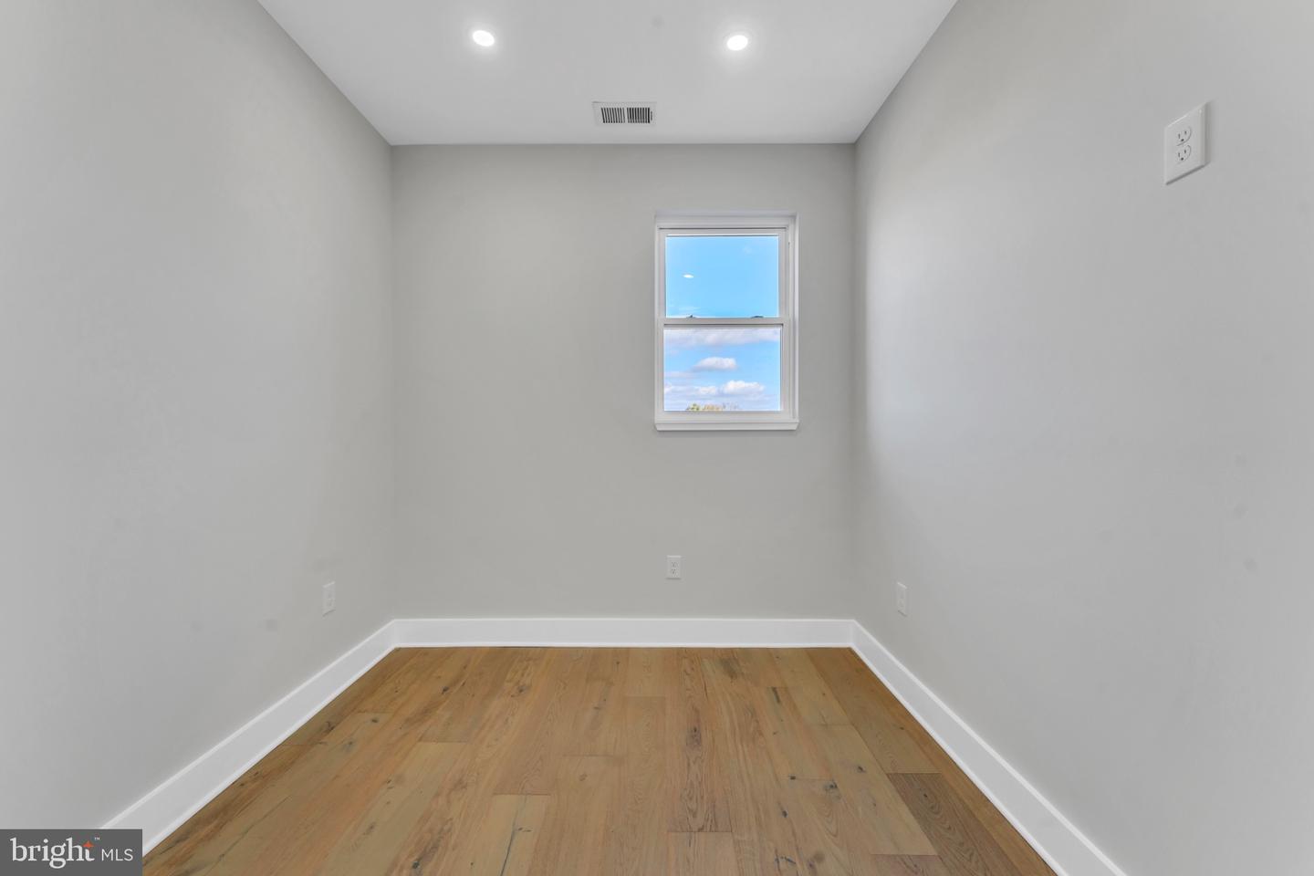3521 NEW HAMPSHIRE AVE NW, WASHINGTON, District Of Columbia 20010, 6 Bedrooms Bedrooms, 10 Rooms Rooms,4 BathroomsBathrooms,Residential,For sale,3521 NEW HAMPSHIRE AVE NW,DCDC2228266 MLS # DCDC2228266 3521 NEW HAMPSHIRE AVE NW, WASHINGTON, District Of Columbia 20010, 6 Bedrooms Bedrooms, 10 Rooms Rooms,4 BathroomsBathrooms,Residential,For sale,3521 NEW HAMPSHIRE AVE NW,DCDC2228266 MLS # DCDC2228266