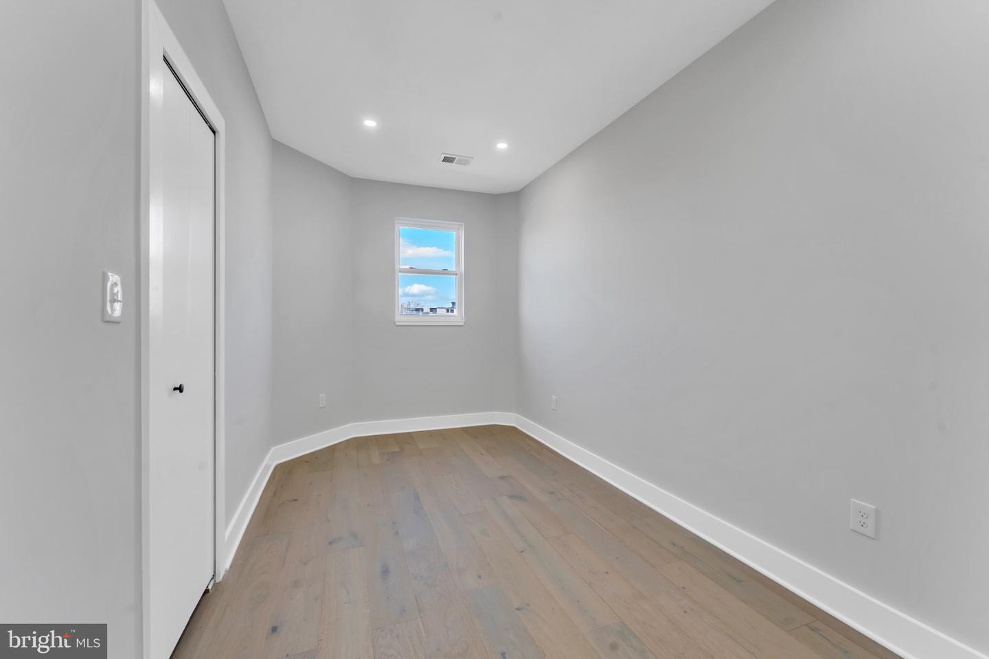 3521 NEW HAMPSHIRE AVE NW, WASHINGTON, District Of Columbia 20010, 6 Bedrooms Bedrooms, 10 Rooms Rooms,4 BathroomsBathrooms,Residential,For sale,3521 NEW HAMPSHIRE AVE NW,DCDC2228266 MLS # DCDC2228266 3521 NEW HAMPSHIRE AVE NW, WASHINGTON, District Of Columbia 20010, 6 Bedrooms Bedrooms, 10 Rooms Rooms,4 BathroomsBathrooms,Residential,For sale,3521 NEW HAMPSHIRE AVE NW,DCDC2228266 MLS # DCDC2228266