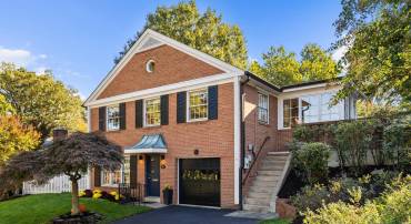 205 VASSAR PL, ALEXANDRIA, Virginia 22314, 4 Bedrooms Bedrooms, ,3 BathroomsBathrooms,Residential,For sale,205 VASSAR PL,VAAX2051100 MLS # VAAX2051100