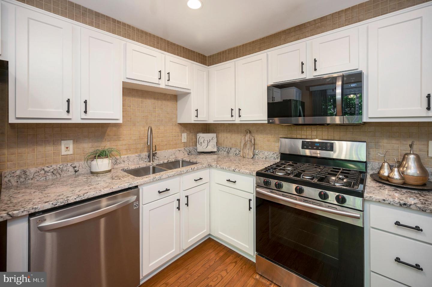 2728 BRIER POND CIR, WOODBRIDGE, Virginia 22191, 3 Bedrooms Bedrooms, 7 Rooms Rooms,2 BathroomsBathrooms,Residential,For sale,2728 BRIER POND CIR,VAPW2106528 MLS # VAPW2106528 2728 BRIER POND CIR, WOODBRIDGE, Virginia 22191, 3 Bedrooms Bedrooms, 7 Rooms Rooms,2 BathroomsBathrooms,Residential,For sale,2728 BRIER POND CIR,VAPW2106528 MLS # VAPW2106528