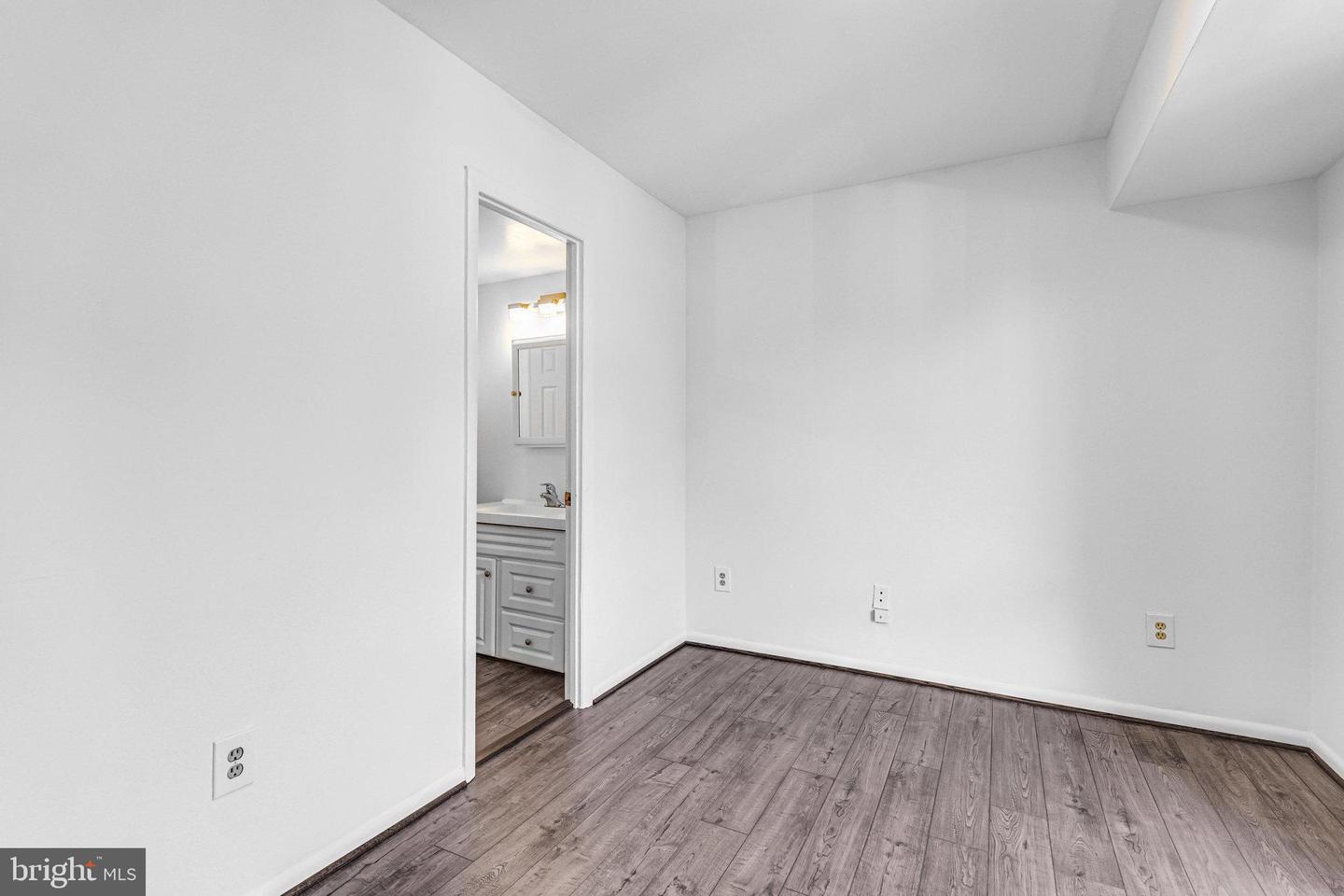 6137 LEESBURG PIKE #406, FALLS CHURCH, Virginia 22041, 1 Bedroom Bedrooms, ,1 BathroomBathrooms,Residential,For sale,6137 LEESBURG PIKE #406,VAFX2275686 MLS # VAFX2275686 6137 LEESBURG PIKE #406, FALLS CHURCH, Virginia 22041, 1 Bedroom Bedrooms, ,1 BathroomBathrooms,Residential,For sale,6137 LEESBURG PIKE #406,VAFX2275686 MLS # VAFX2275686