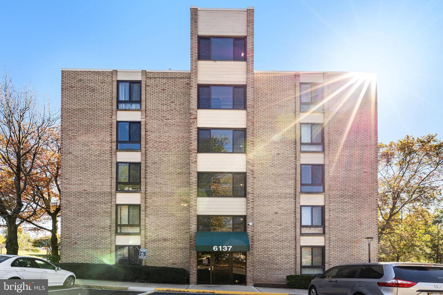 6137 LEESBURG PIKE #406, FALLS CHURCH, Virginia 22041, 1 Bedroom Bedrooms, ,1 BathroomBathrooms,Residential,For sale,6137 LEESBURG PIKE #406,VAFX2275686 MLS # VAFX2275686 6137 LEESBURG PIKE #406, FALLS CHURCH, Virginia 22041, 1 Bedroom Bedrooms, ,1 BathroomBathrooms,Residential,For sale,6137 LEESBURG PIKE #406,VAFX2275686 MLS # VAFX2275686