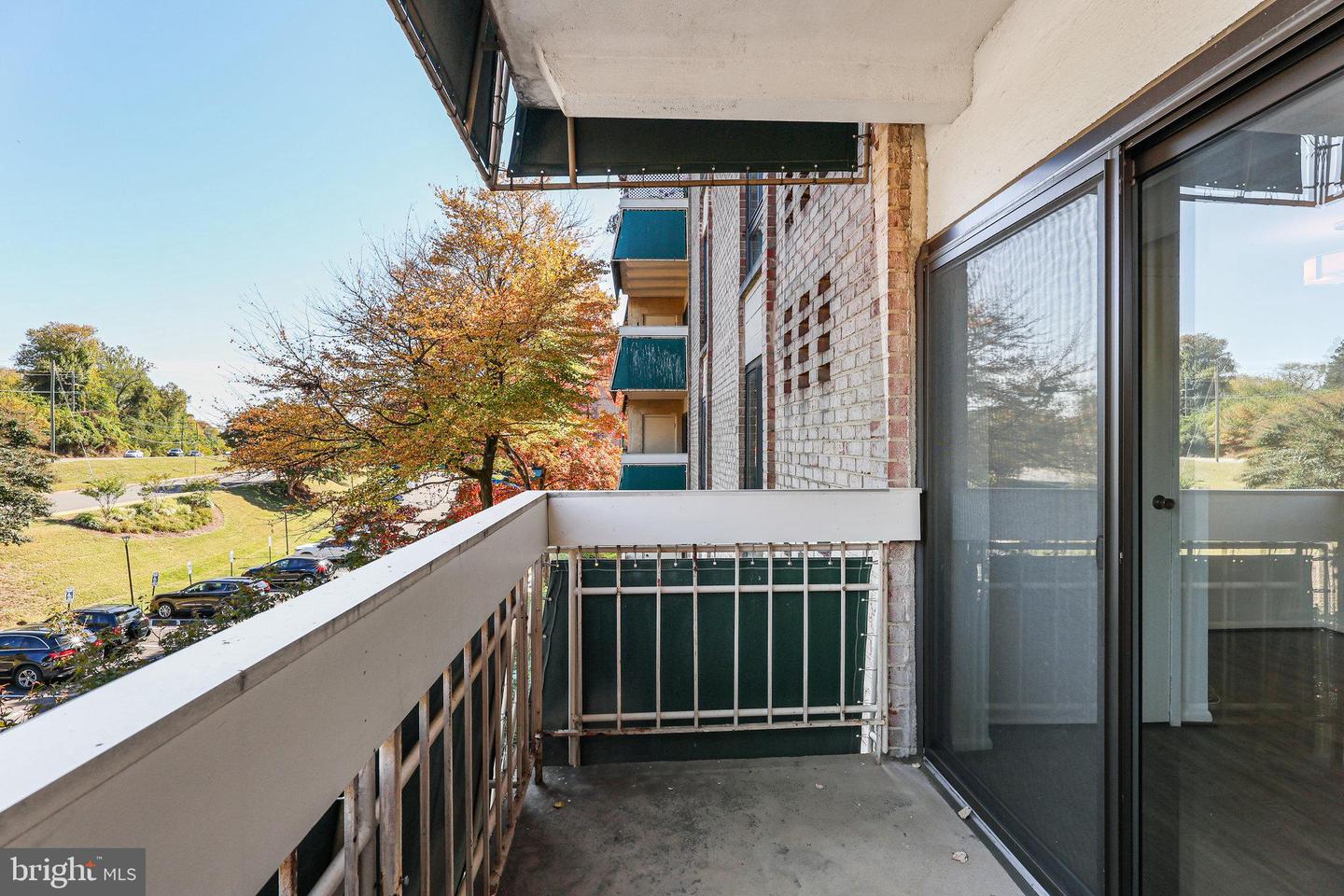 6137 LEESBURG PIKE #406, FALLS CHURCH, Virginia 22041, 1 Bedroom Bedrooms, ,1 BathroomBathrooms,Residential,For sale,6137 LEESBURG PIKE #406,VAFX2275686 MLS # VAFX2275686 6137 LEESBURG PIKE #406, FALLS CHURCH, Virginia 22041, 1 Bedroom Bedrooms, ,1 BathroomBathrooms,Residential,For sale,6137 LEESBURG PIKE #406,VAFX2275686 MLS # VAFX2275686
