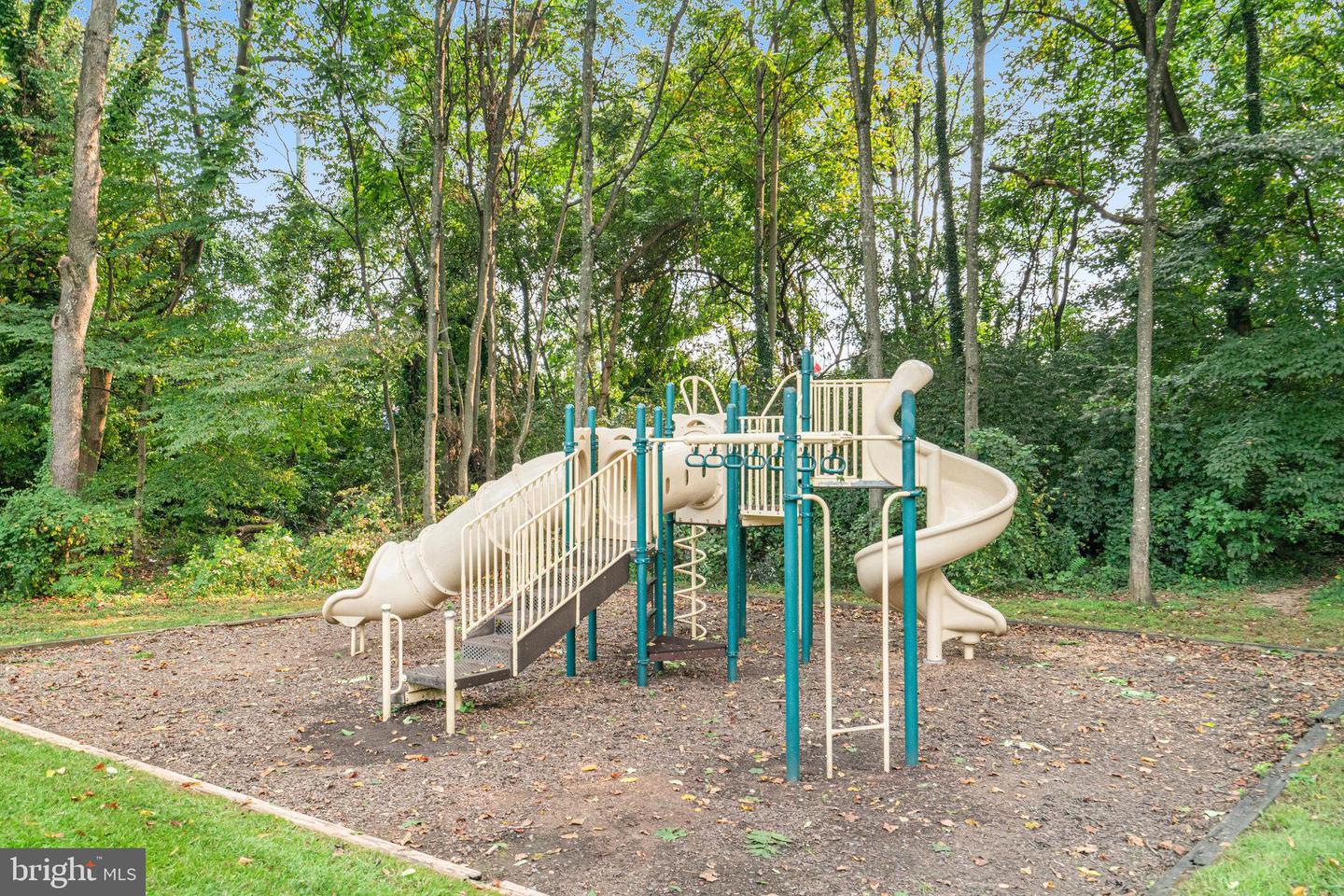 6137 LEESBURG PIKE #406, FALLS CHURCH, Virginia 22041, 1 Bedroom Bedrooms, ,1 BathroomBathrooms,Residential,For sale,6137 LEESBURG PIKE #406,VAFX2275686 MLS # VAFX2275686 6137 LEESBURG PIKE #406, FALLS CHURCH, Virginia 22041, 1 Bedroom Bedrooms, ,1 BathroomBathrooms,Residential,For sale,6137 LEESBURG PIKE #406,VAFX2275686 MLS # VAFX2275686