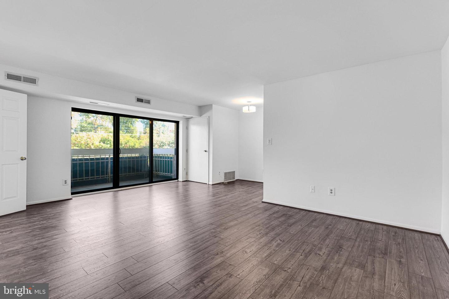 6137 LEESBURG PIKE #406, FALLS CHURCH, Virginia 22041, 1 Bedroom Bedrooms, ,1 BathroomBathrooms,Residential,For sale,6137 LEESBURG PIKE #406,VAFX2275686 MLS # VAFX2275686 6137 LEESBURG PIKE #406, FALLS CHURCH, Virginia 22041, 1 Bedroom Bedrooms, ,1 BathroomBathrooms,Residential,For sale,6137 LEESBURG PIKE #406,VAFX2275686 MLS # VAFX2275686
