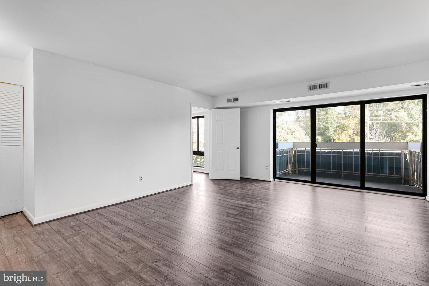 6137 LEESBURG PIKE #406, FALLS CHURCH, Virginia 22041, 1 Bedroom Bedrooms, ,1 BathroomBathrooms,Residential,For sale,6137 LEESBURG PIKE #406,VAFX2275686 MLS # VAFX2275686 6137 LEESBURG PIKE #406, FALLS CHURCH, Virginia 22041, 1 Bedroom Bedrooms, ,1 BathroomBathrooms,Residential,For sale,6137 LEESBURG PIKE #406,VAFX2275686 MLS # VAFX2275686