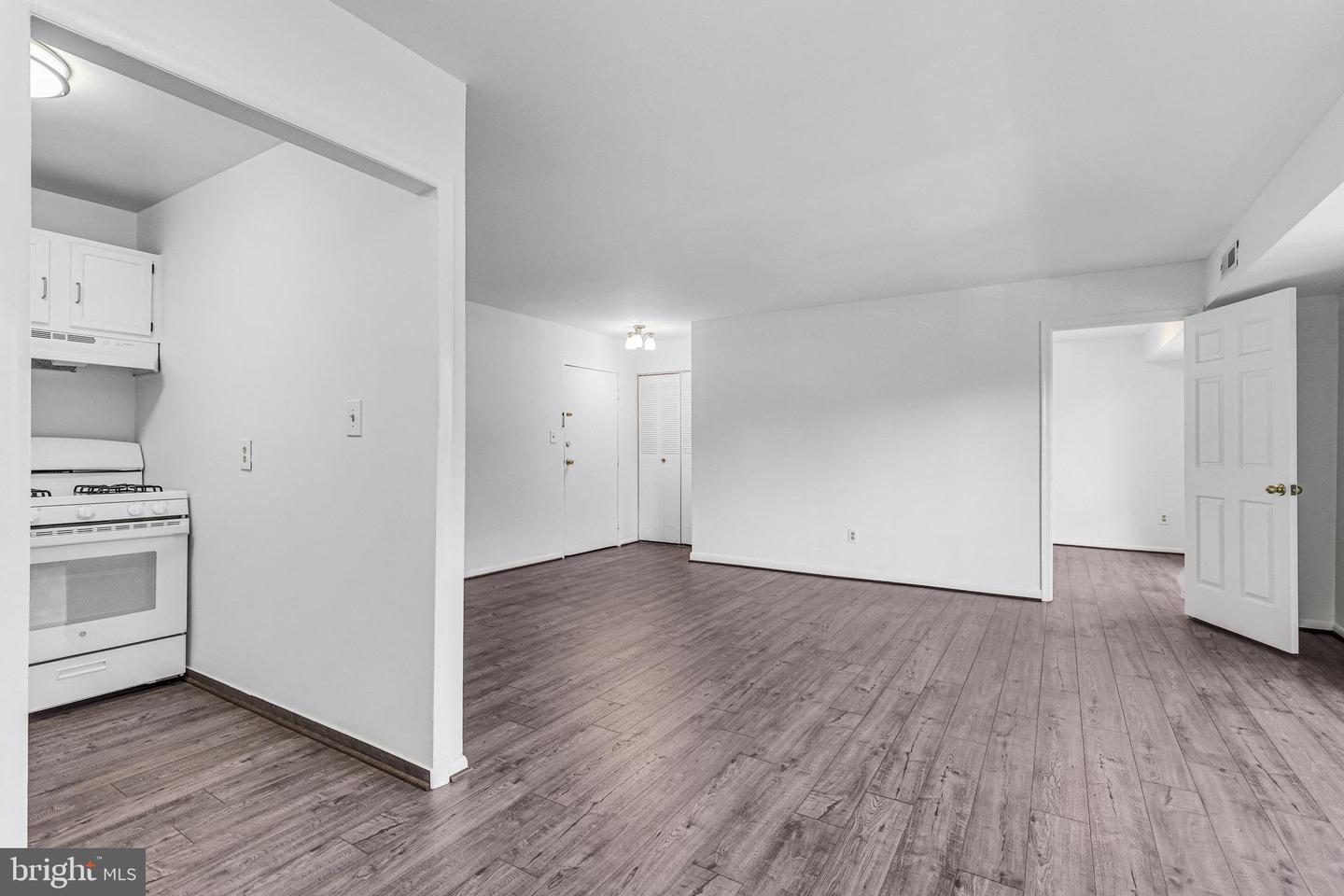 6137 LEESBURG PIKE #406, FALLS CHURCH, Virginia 22041, 1 Bedroom Bedrooms, ,1 BathroomBathrooms,Residential,For sale,6137 LEESBURG PIKE #406,VAFX2275686 MLS # VAFX2275686 6137 LEESBURG PIKE #406, FALLS CHURCH, Virginia 22041, 1 Bedroom Bedrooms, ,1 BathroomBathrooms,Residential,For sale,6137 LEESBURG PIKE #406,VAFX2275686 MLS # VAFX2275686