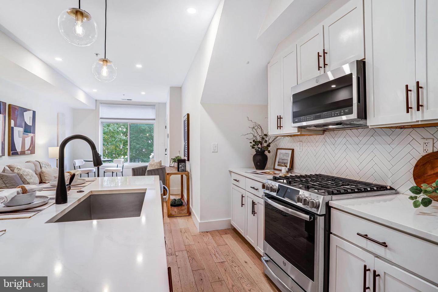 1505 K ST SE #2, WASHINGTON, District Of Columbia 20003, 2 Bedrooms Bedrooms, ,2 BathroomsBathrooms,Residential,For sale,1505 K ST SE #2,DCDC2228336 MLS # DCDC2228336 1505 K ST SE #2, WASHINGTON, District Of Columbia 20003, 2 Bedrooms Bedrooms, ,2 BathroomsBathrooms,Residential,For sale,1505 K ST SE #2,DCDC2228336 MLS # DCDC2228336