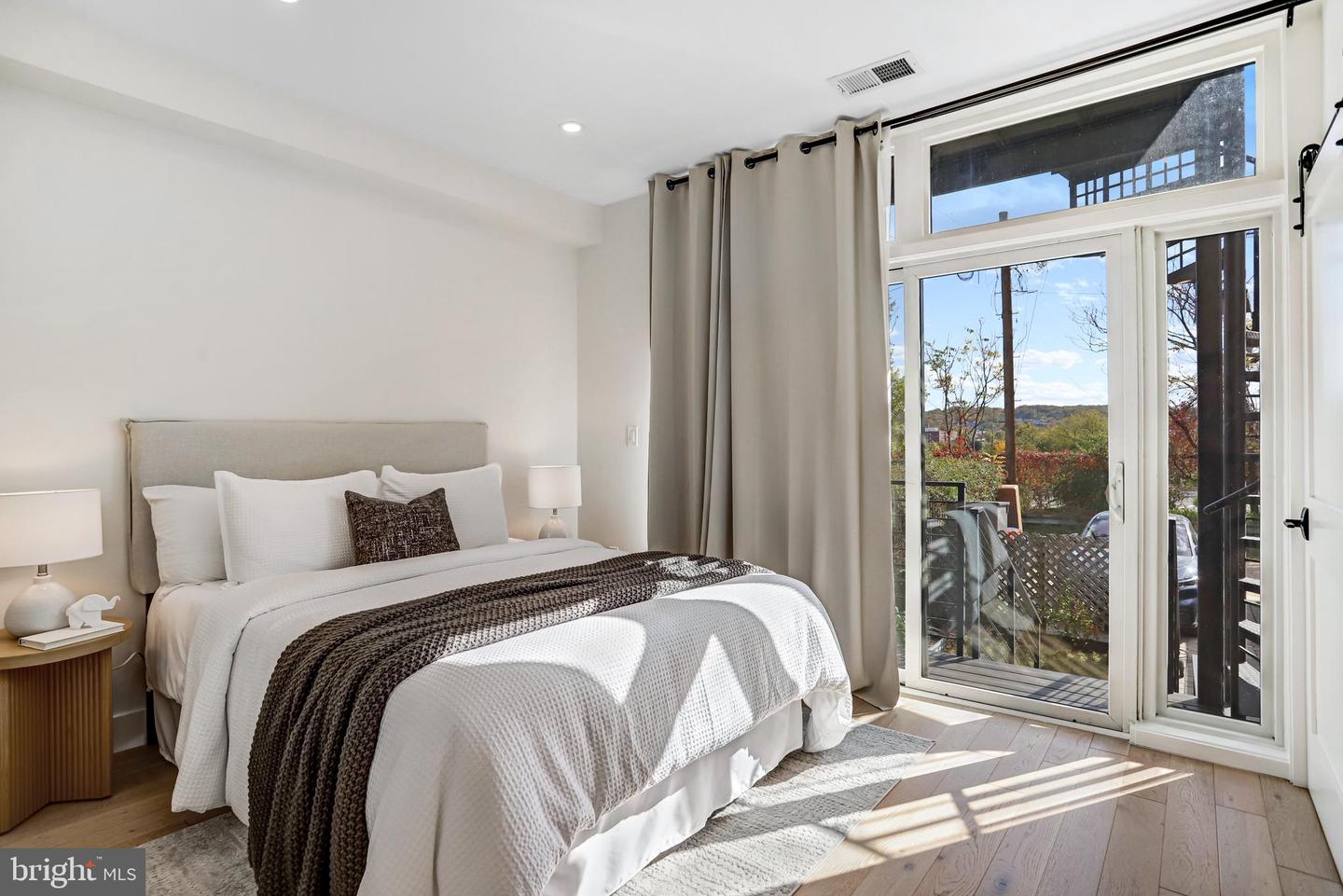 1505 K ST SE #2, WASHINGTON, District Of Columbia 20003, 2 Bedrooms Bedrooms, ,2 BathroomsBathrooms,Residential,For sale,1505 K ST SE #2,DCDC2228336 MLS # DCDC2228336 1505 K ST SE #2, WASHINGTON, District Of Columbia 20003, 2 Bedrooms Bedrooms, ,2 BathroomsBathrooms,Residential,For sale,1505 K ST SE #2,DCDC2228336 MLS # DCDC2228336