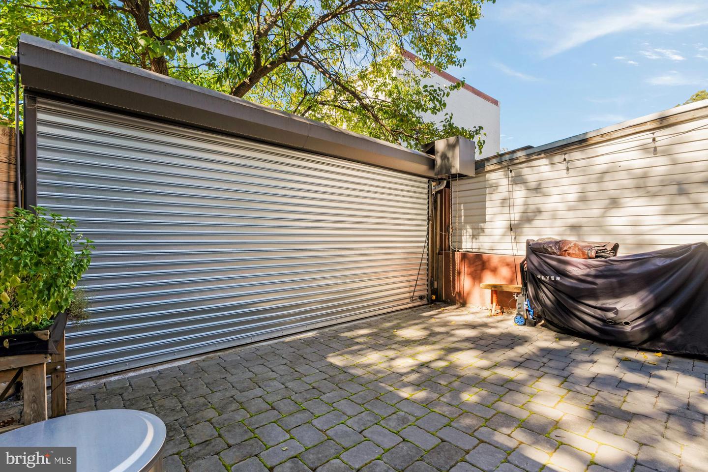 951 14TH ST SE, WASHINGTON, District Of Columbia 20003, 5 Bedrooms Bedrooms, 14 Rooms Rooms,5 BathroomsBathrooms,Residential,For sale,951 14TH ST SE,DCDC2228454 MLS # DCDC2228454 951 14TH ST SE, WASHINGTON, District Of Columbia 20003, 5 Bedrooms Bedrooms, 14 Rooms Rooms,5 BathroomsBathrooms,Residential,For sale,951 14TH ST SE,DCDC2228454 MLS # DCDC2228454