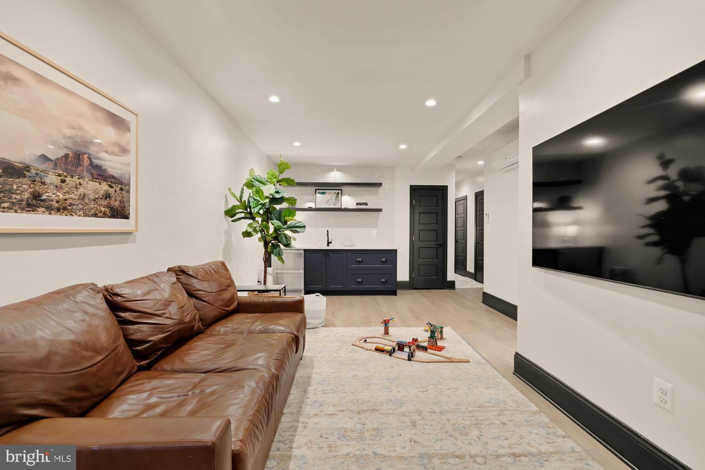 951 14TH ST SE, WASHINGTON, District Of Columbia 20003, 5 Bedrooms Bedrooms, 14 Rooms Rooms,5 BathroomsBathrooms,Residential,For sale,951 14TH ST SE,DCDC2228454 MLS # DCDC2228454 951 14TH ST SE, WASHINGTON, District Of Columbia 20003, 5 Bedrooms Bedrooms, 14 Rooms Rooms,5 BathroomsBathrooms,Residential,For sale,951 14TH ST SE,DCDC2228454 MLS # DCDC2228454