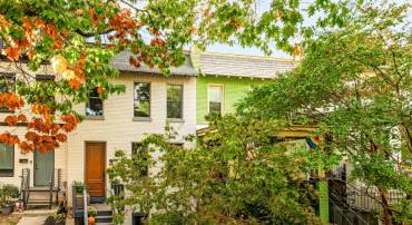 951 14TH ST SE, WASHINGTON, District Of Columbia 20003, 5 Bedrooms Bedrooms, 14 Rooms Rooms,5 BathroomsBathrooms,Residential,For sale,951 14TH ST SE,DCDC2228454 MLS # DCDC2228454