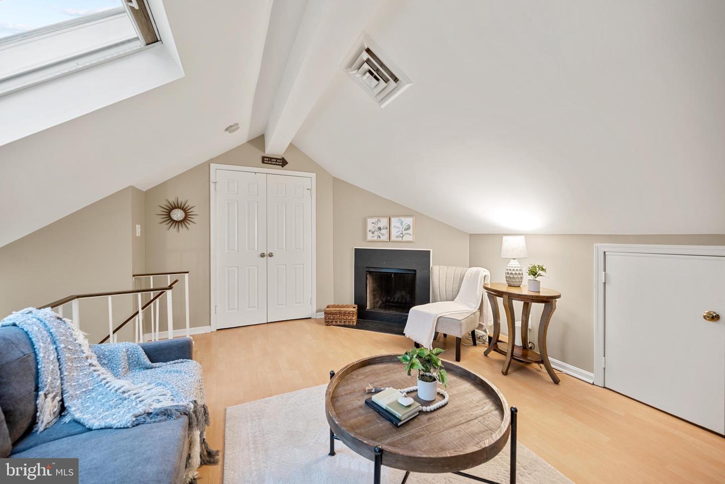 1403 E ABINGDON DR #6, ALEXANDRIA, Virginia 22314, 2 Bedrooms Bedrooms, ,1 BathroomBathrooms,Residential,For sale,1403 E ABINGDON DR #6,VAAX2051134 MLS # VAAX2051134 1403 E ABINGDON DR #6, ALEXANDRIA, Virginia 22314, 2 Bedrooms Bedrooms, ,1 BathroomBathrooms,Residential,For sale,1403 E ABINGDON DR #6,VAAX2051134 MLS # VAAX2051134
