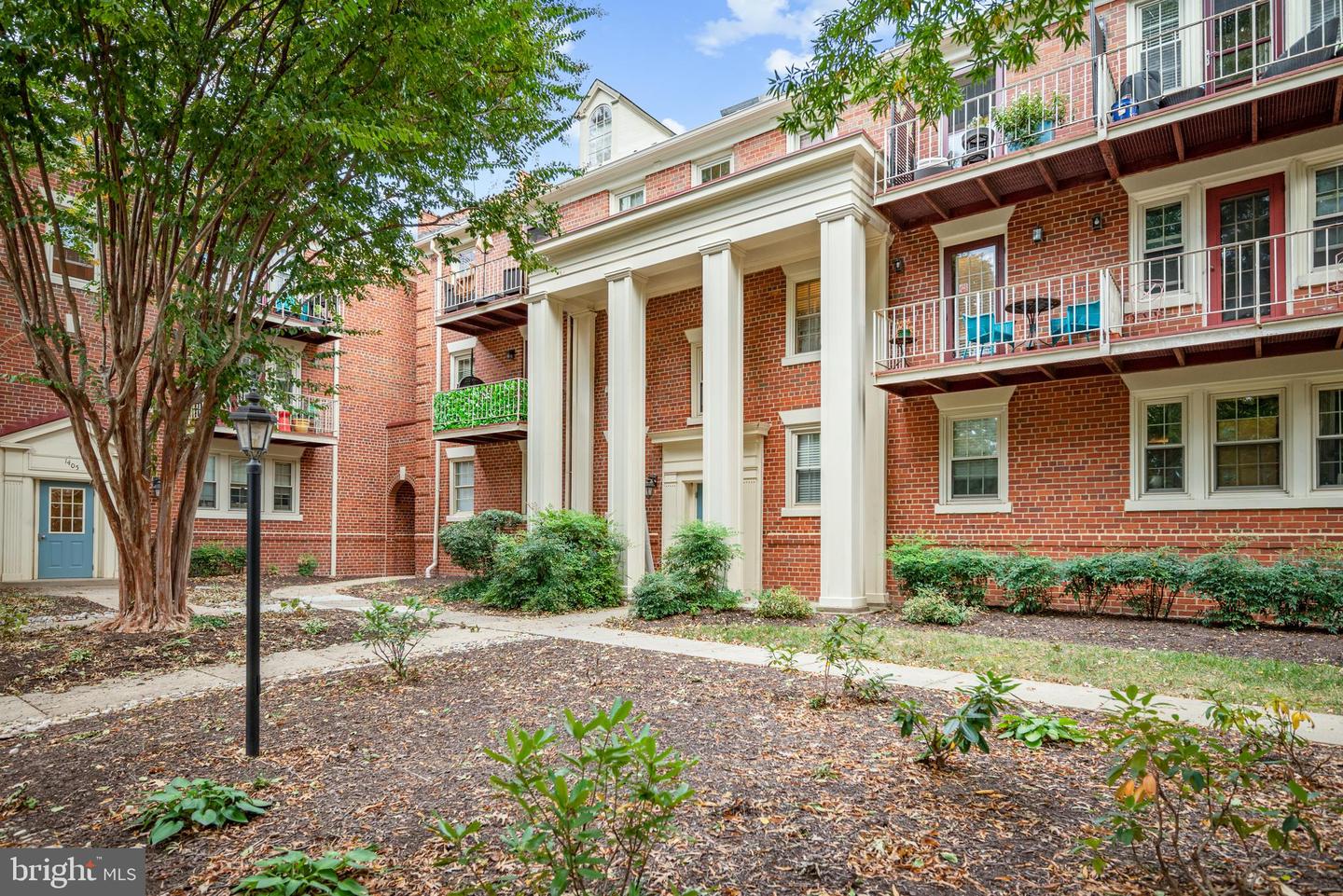 1403 E ABINGDON DR #6, ALEXANDRIA, Virginia 22314, 2 Bedrooms Bedrooms, ,1 BathroomBathrooms,Residential,For sale,1403 E ABINGDON DR #6,VAAX2051134 MLS # VAAX2051134 1403 E ABINGDON DR #6, ALEXANDRIA, Virginia 22314, 2 Bedrooms Bedrooms, ,1 BathroomBathrooms,Residential,For sale,1403 E ABINGDON DR #6,VAAX2051134 MLS # VAAX2051134