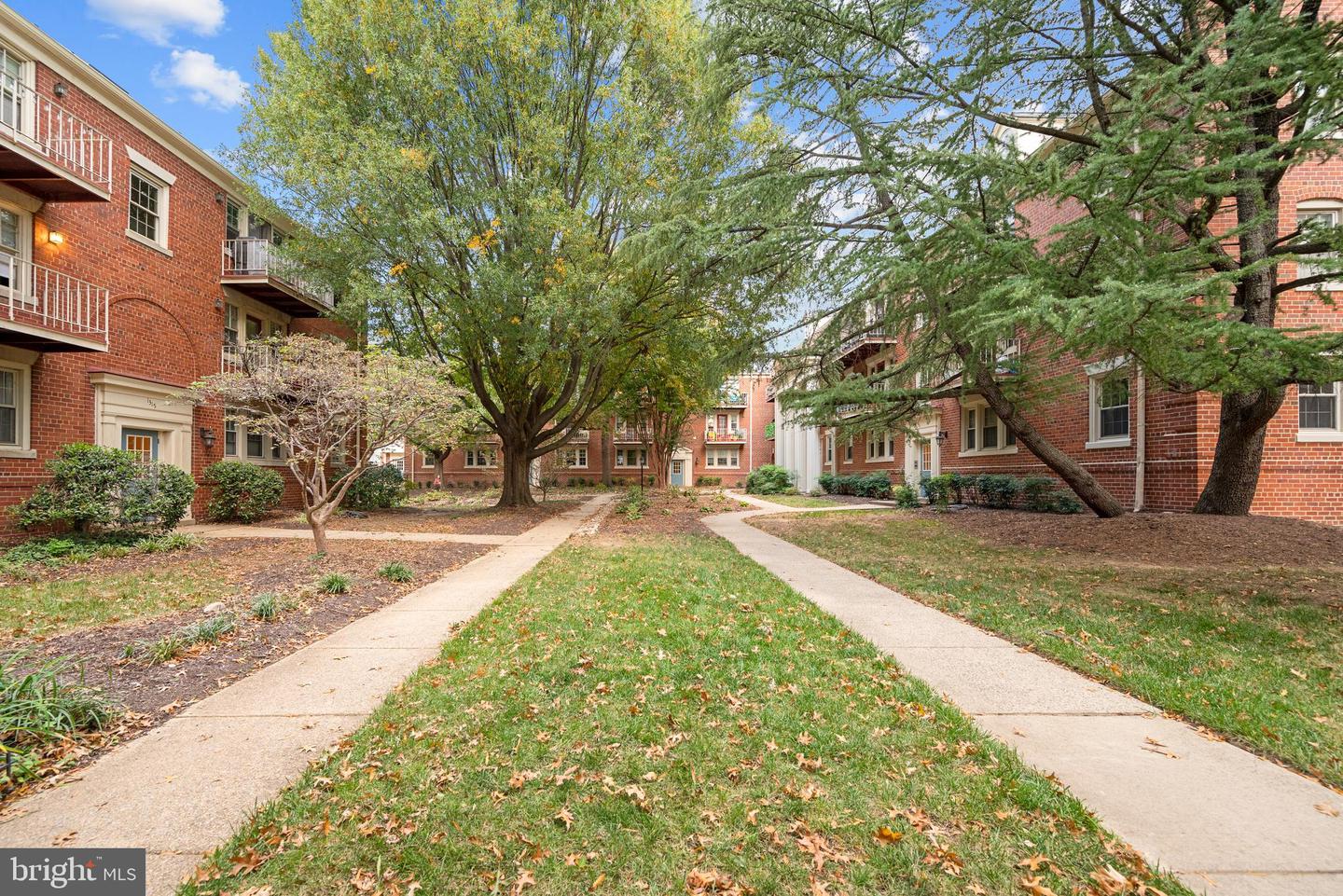 1403 E ABINGDON DR #6, ALEXANDRIA, Virginia 22314, 2 Bedrooms Bedrooms, ,1 BathroomBathrooms,Residential,For sale,1403 E ABINGDON DR #6,VAAX2051134 MLS # VAAX2051134 1403 E ABINGDON DR #6, ALEXANDRIA, Virginia 22314, 2 Bedrooms Bedrooms, ,1 BathroomBathrooms,Residential,For sale,1403 E ABINGDON DR #6,VAAX2051134 MLS # VAAX2051134