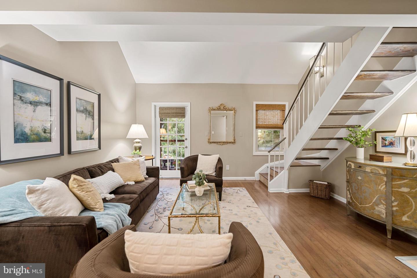 1403 E ABINGDON DR #6, ALEXANDRIA, Virginia 22314, 2 Bedrooms Bedrooms, ,1 BathroomBathrooms,Residential,For sale,1403 E ABINGDON DR #6,VAAX2051134 MLS # VAAX2051134 1403 E ABINGDON DR #6, ALEXANDRIA, Virginia 22314, 2 Bedrooms Bedrooms, ,1 BathroomBathrooms,Residential,For sale,1403 E ABINGDON DR #6,VAAX2051134 MLS # VAAX2051134