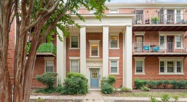 1403 E ABINGDON DR #6, ALEXANDRIA, Virginia 22314, 2 Bedrooms Bedrooms, ,1 BathroomBathrooms,Residential,For sale,1403 E ABINGDON DR #6,VAAX2051134 MLS # VAAX2051134