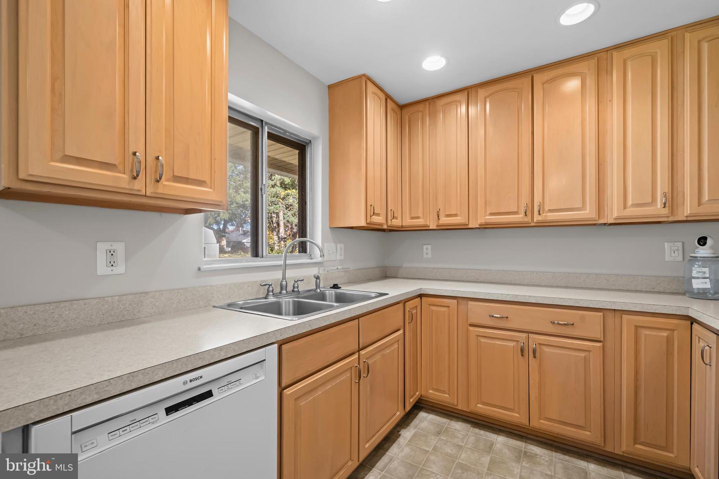 415 VIRGINIA AVE, HERNDON, Virginia 20170, 4 Bedrooms Bedrooms, ,1 BathroomBathrooms,Residential,For sale,415 VIRGINIA AVE,VAFX2275770 MLS # VAFX2275770 415 VIRGINIA AVE, HERNDON, Virginia 20170, 4 Bedrooms Bedrooms, ,1 BathroomBathrooms,Residential,For sale,415 VIRGINIA AVE,VAFX2275770 MLS # VAFX2275770