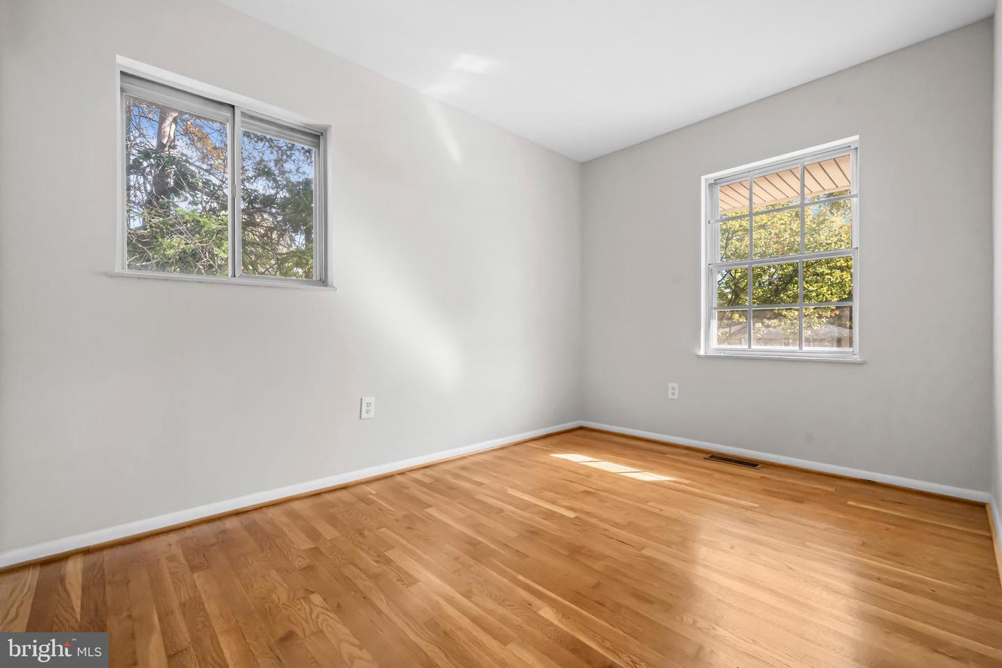 415 VIRGINIA AVE, HERNDON, Virginia 20170, 4 Bedrooms Bedrooms, ,1 BathroomBathrooms,Residential,For sale,415 VIRGINIA AVE,VAFX2275770 MLS # VAFX2275770 415 VIRGINIA AVE, HERNDON, Virginia 20170, 4 Bedrooms Bedrooms, ,1 BathroomBathrooms,Residential,For sale,415 VIRGINIA AVE,VAFX2275770 MLS # VAFX2275770