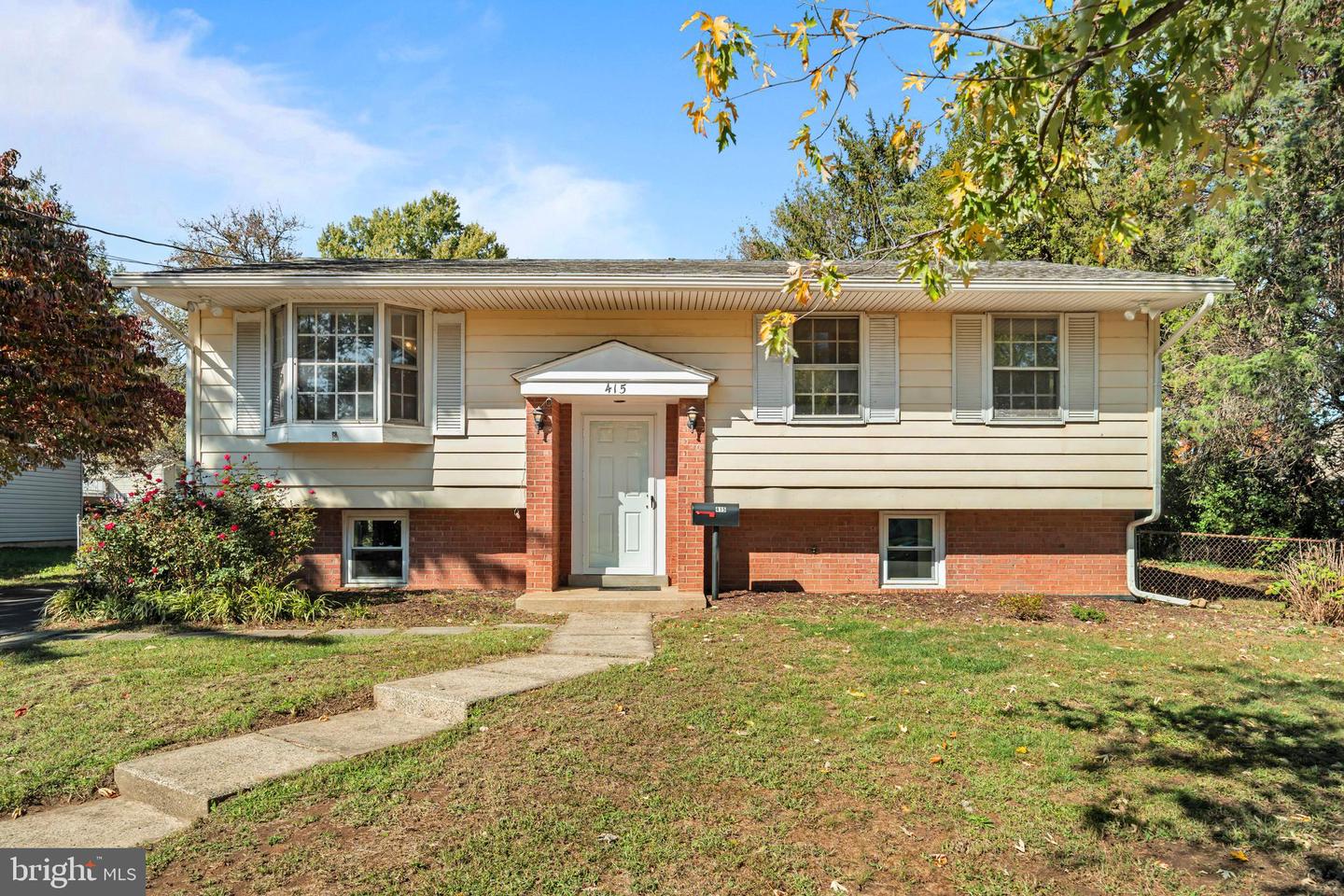 415 VIRGINIA AVE, HERNDON, Virginia 20170, 4 Bedrooms Bedrooms, ,1 BathroomBathrooms,Residential,For sale,415 VIRGINIA AVE,VAFX2275770 MLS # VAFX2275770 415 VIRGINIA AVE, HERNDON, Virginia 20170, 4 Bedrooms Bedrooms, ,1 BathroomBathrooms,Residential,For sale,415 VIRGINIA AVE,VAFX2275770 MLS # VAFX2275770