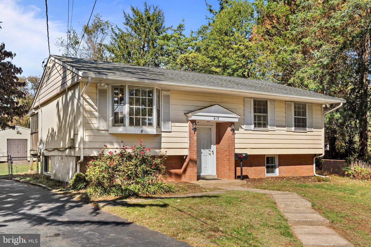 415 VIRGINIA AVE, HERNDON, Virginia 20170, 4 Bedrooms Bedrooms, ,1 BathroomBathrooms,Residential,For sale,415 VIRGINIA AVE,VAFX2275770 MLS # VAFX2275770 415 VIRGINIA AVE, HERNDON, Virginia 20170, 4 Bedrooms Bedrooms, ,1 BathroomBathrooms,Residential,For sale,415 VIRGINIA AVE,VAFX2275770 MLS # VAFX2275770
