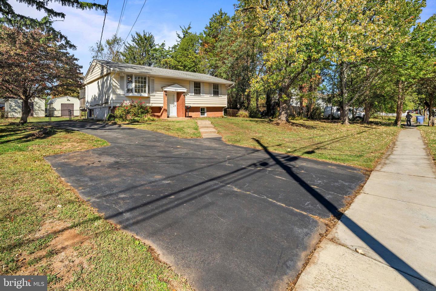415 VIRGINIA AVE, HERNDON, Virginia 20170, 4 Bedrooms Bedrooms, ,1 BathroomBathrooms,Residential,For sale,415 VIRGINIA AVE,VAFX2275770 MLS # VAFX2275770 415 VIRGINIA AVE, HERNDON, Virginia 20170, 4 Bedrooms Bedrooms, ,1 BathroomBathrooms,Residential,For sale,415 VIRGINIA AVE,VAFX2275770 MLS # VAFX2275770