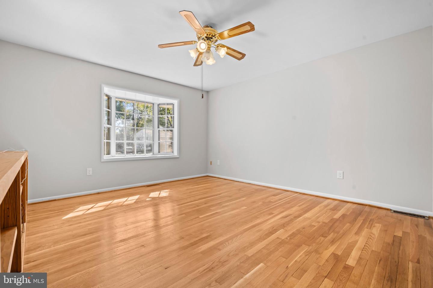 415 VIRGINIA AVE, HERNDON, Virginia 20170, 4 Bedrooms Bedrooms, ,1 BathroomBathrooms,Residential,For sale,415 VIRGINIA AVE,VAFX2275770 MLS # VAFX2275770 415 VIRGINIA AVE, HERNDON, Virginia 20170, 4 Bedrooms Bedrooms, ,1 BathroomBathrooms,Residential,For sale,415 VIRGINIA AVE,VAFX2275770 MLS # VAFX2275770