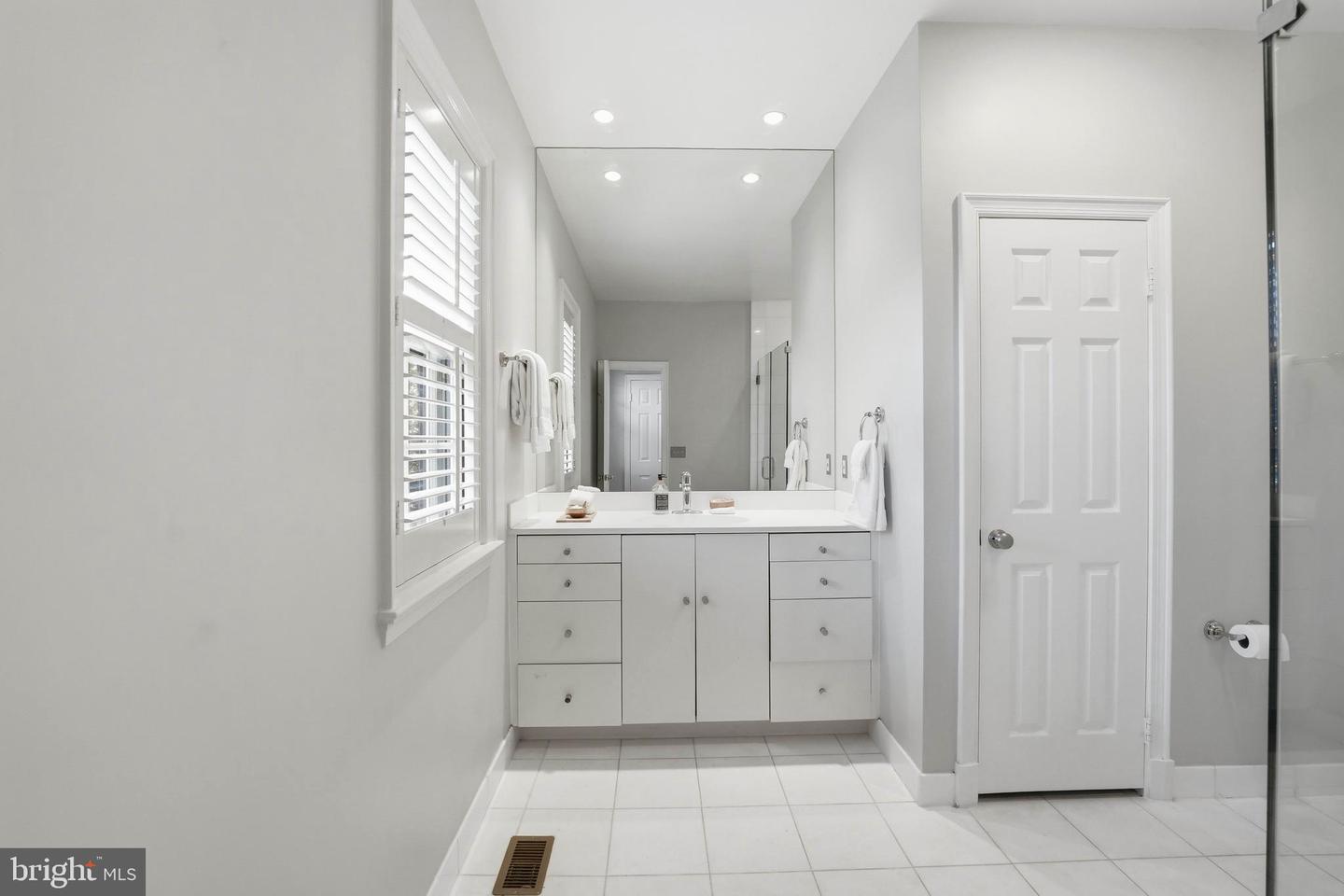 4286 MASSACHUSETTS AVE NW, WASHINGTON, District Of Columbia 20016, 3 Bedrooms Bedrooms, ,2 BathroomsBathrooms,Residential,For sale,4286 MASSACHUSETTS AVE NW,DCDC2228496 MLS # DCDC2228496 4286 MASSACHUSETTS AVE NW, WASHINGTON, District Of Columbia 20016, 3 Bedrooms Bedrooms, ,2 BathroomsBathrooms,Residential,For sale,4286 MASSACHUSETTS AVE NW,DCDC2228496 MLS # DCDC2228496