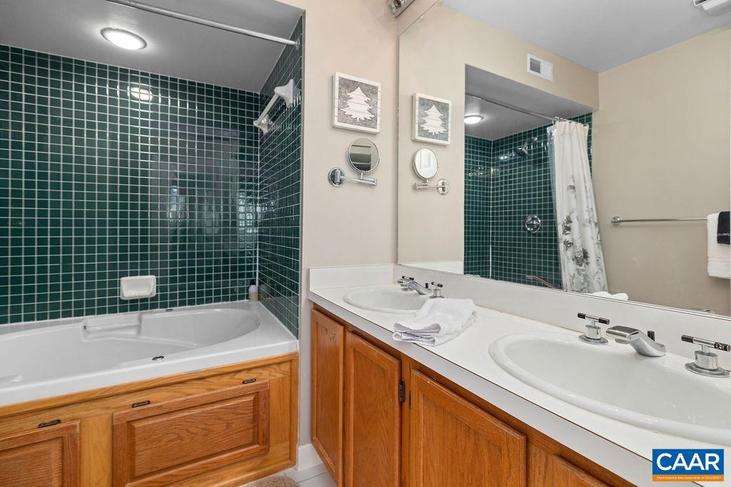 15 SHENANDOAH RIDGE CT, WINTERGREEN RESORT, Virginia 22967, 5 Bedrooms Bedrooms, ,4 BathroomsBathrooms,Residential,For sale,15 SHENANDOAH RIDGE CT,670331 MLS # 670331 15 SHENANDOAH RIDGE CT, WINTERGREEN RESORT, Virginia 22967, 5 Bedrooms Bedrooms, ,4 BathroomsBathrooms,Residential,For sale,15 SHENANDOAH RIDGE CT,670331 MLS # 670331