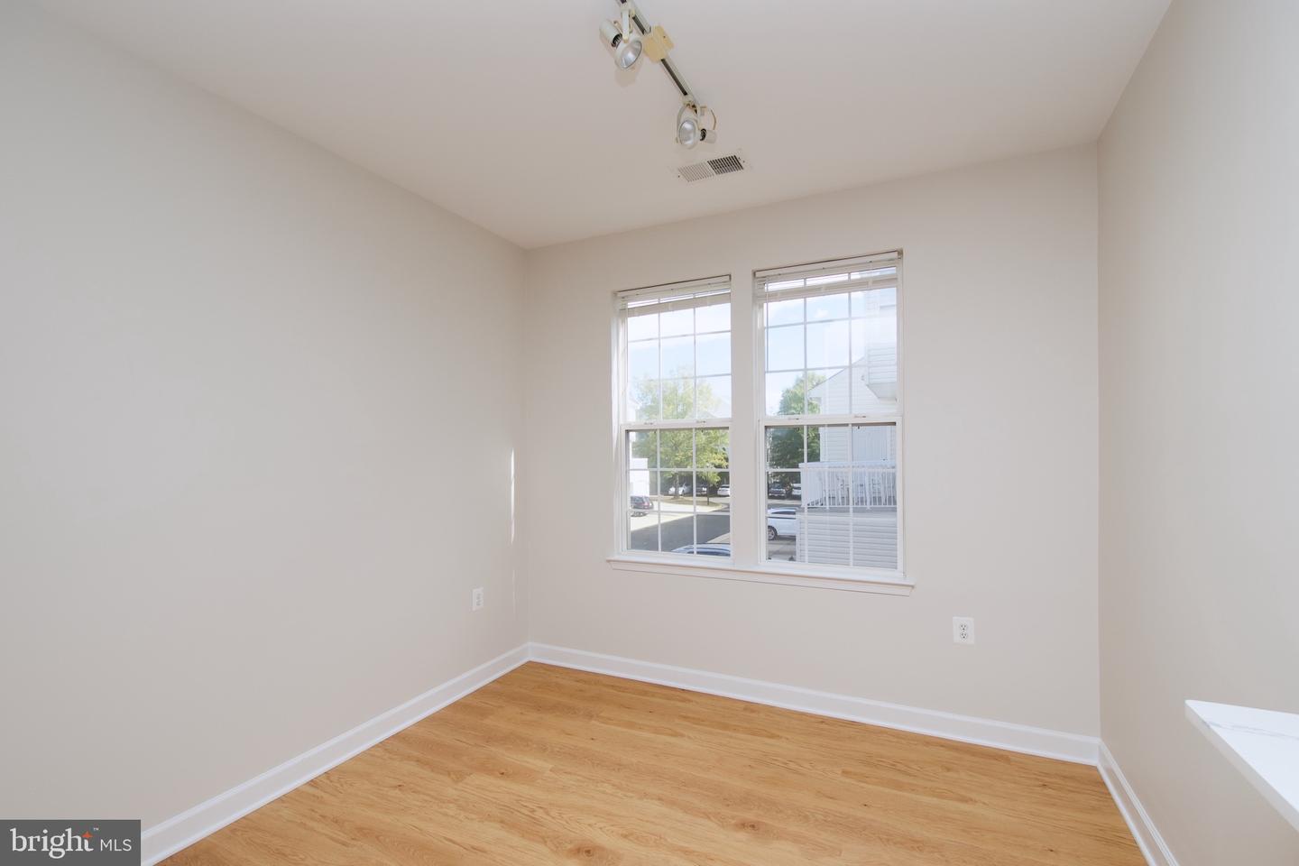 42481 ROCKROSE SQ #204, BRAMBLETON, Virginia 20148, 1 Bedroom Bedrooms, ,1 BathroomBathrooms,Residential,For sale,42481 ROCKROSE SQ #204,VALO2109536 MLS # VALO2109536 42481 ROCKROSE SQ #204, BRAMBLETON, Virginia 20148, 1 Bedroom Bedrooms, ,1 BathroomBathrooms,Residential,For sale,42481 ROCKROSE SQ #204,VALO2109536 MLS # VALO2109536