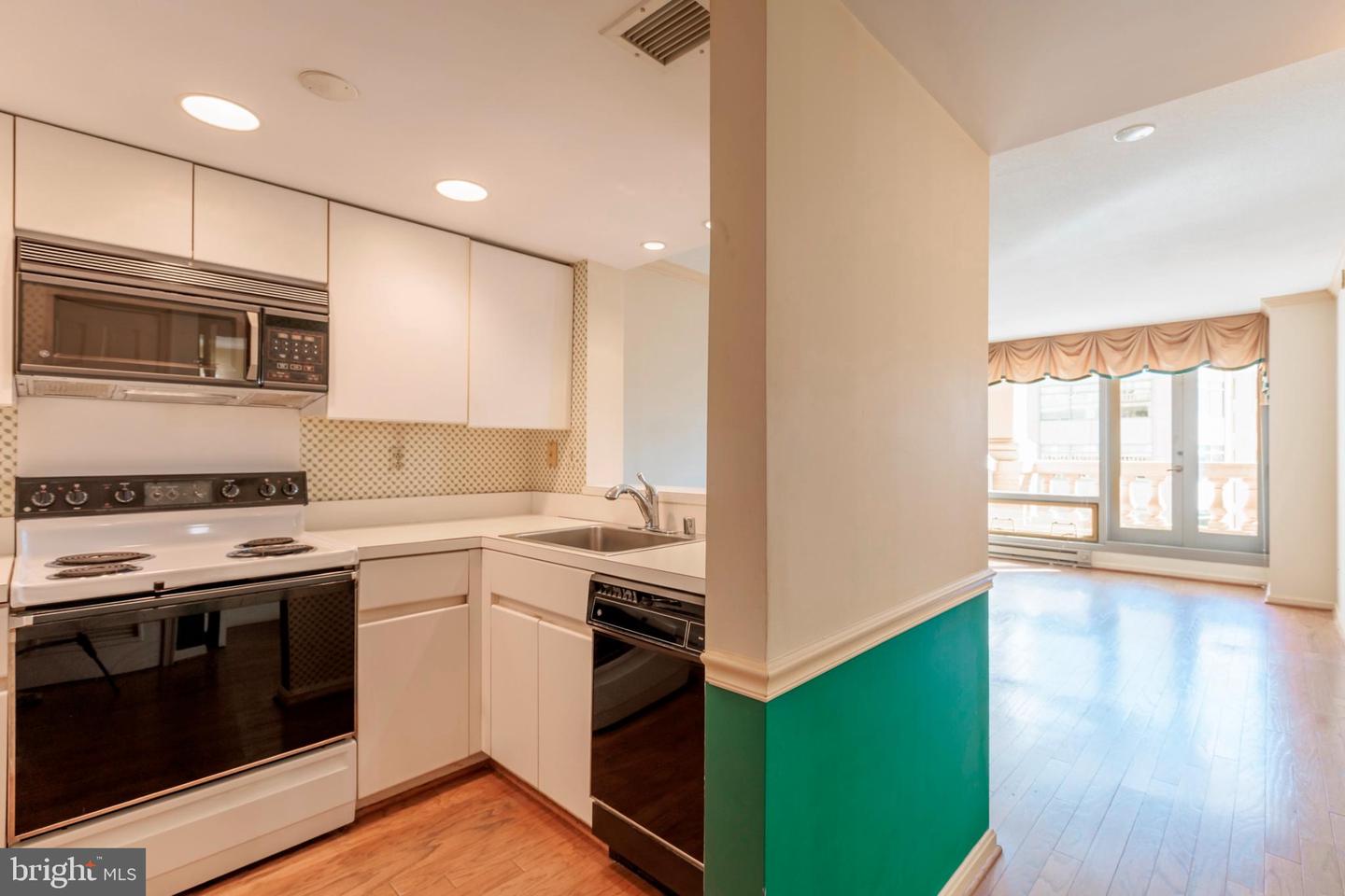 701 PENNSYLVANIA AVE NW #1114, WASHINGTON, District Of Columbia 20004, 1 Bedroom Bedrooms, ,1 BathroomBathrooms,Residential,For sale,701 PENNSYLVANIA AVE NW #1114,DCDC2228588 MLS # DCDC2228588 701 PENNSYLVANIA AVE NW #1114, WASHINGTON, District Of Columbia 20004, 1 Bedroom Bedrooms, ,1 BathroomBathrooms,Residential,For sale,701 PENNSYLVANIA AVE NW #1114,DCDC2228588 MLS # DCDC2228588