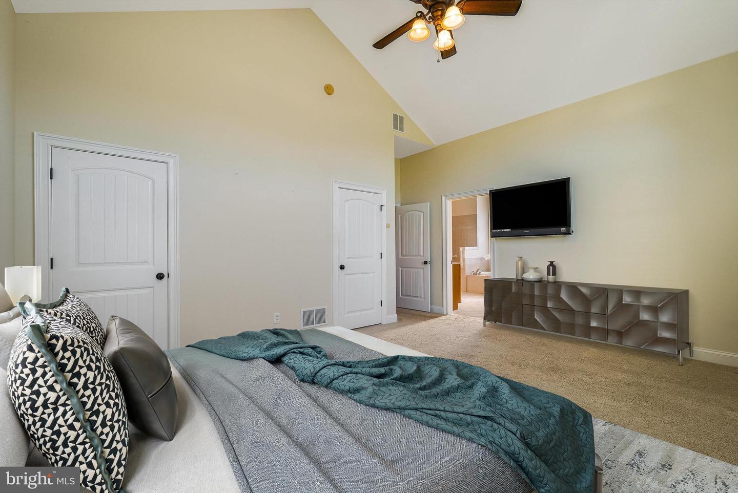 121 CLAREMONT AVE, ROCKINGHAM, Virginia 22801, 4 Bedrooms Bedrooms, ,3 BathroomsBathrooms,Residential,For sale,121 CLAREMONT AVE,VARO2002662 MLS # VARO2002662 121 CLAREMONT AVE, ROCKINGHAM, Virginia 22801, 4 Bedrooms Bedrooms, ,3 BathroomsBathrooms,Residential,For sale,121 CLAREMONT AVE,VARO2002662 MLS # VARO2002662