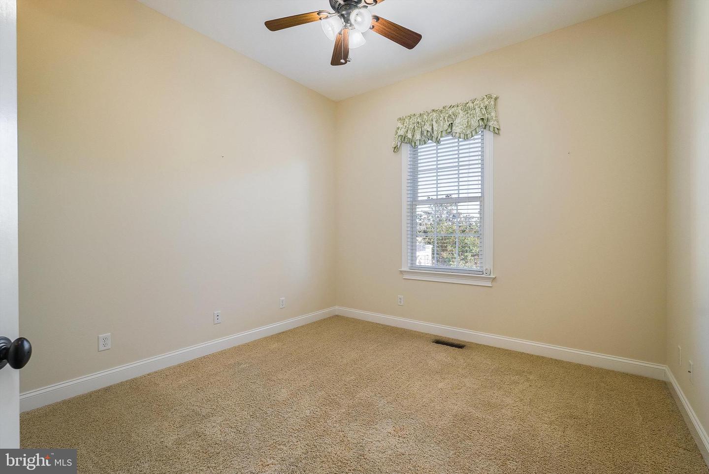 121 CLAREMONT AVE, ROCKINGHAM, Virginia 22801, 4 Bedrooms Bedrooms, ,3 BathroomsBathrooms,Residential,For sale,121 CLAREMONT AVE,VARO2002662 MLS # VARO2002662 121 CLAREMONT AVE, ROCKINGHAM, Virginia 22801, 4 Bedrooms Bedrooms, ,3 BathroomsBathrooms,Residential,For sale,121 CLAREMONT AVE,VARO2002662 MLS # VARO2002662