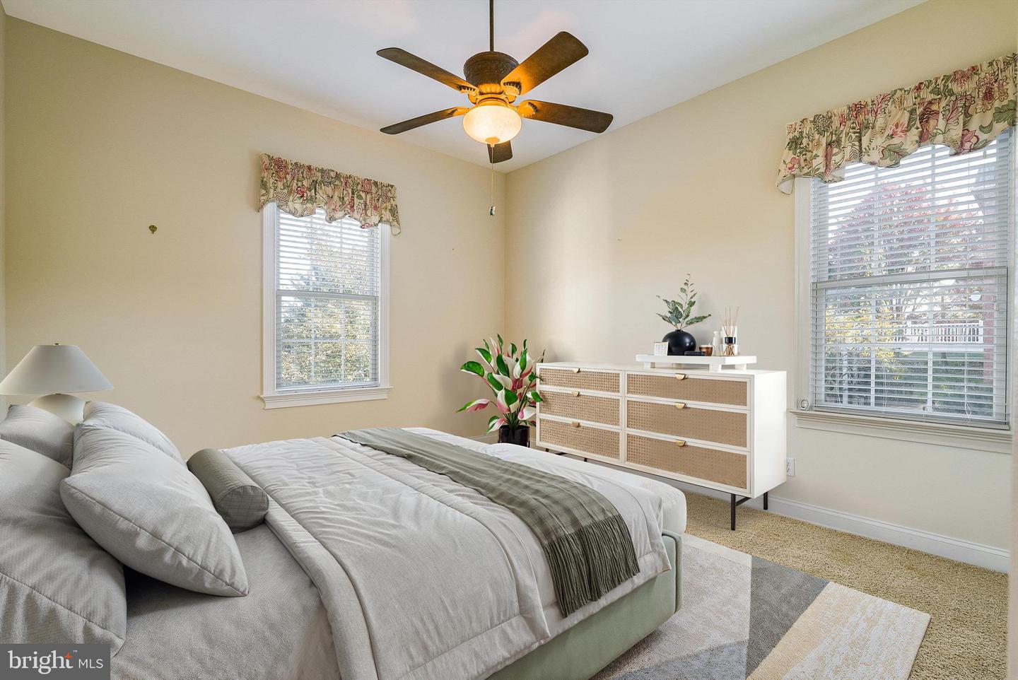 121 CLAREMONT AVE, ROCKINGHAM, Virginia 22801, 4 Bedrooms Bedrooms, ,3 BathroomsBathrooms,Residential,For sale,121 CLAREMONT AVE,VARO2002662 MLS # VARO2002662 121 CLAREMONT AVE, ROCKINGHAM, Virginia 22801, 4 Bedrooms Bedrooms, ,3 BathroomsBathrooms,Residential,For sale,121 CLAREMONT AVE,VARO2002662 MLS # VARO2002662