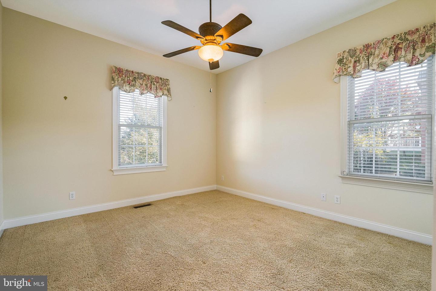 121 CLAREMONT AVE, ROCKINGHAM, Virginia 22801, 4 Bedrooms Bedrooms, ,3 BathroomsBathrooms,Residential,For sale,121 CLAREMONT AVE,VARO2002662 MLS # VARO2002662 121 CLAREMONT AVE, ROCKINGHAM, Virginia 22801, 4 Bedrooms Bedrooms, ,3 BathroomsBathrooms,Residential,For sale,121 CLAREMONT AVE,VARO2002662 MLS # VARO2002662