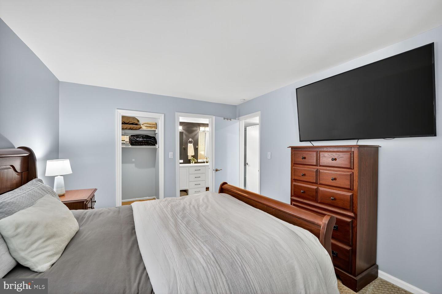4519 28TH RD S #A, ARLINGTON, Virginia 22206, 2 Bedrooms Bedrooms, ,1 BathroomBathrooms,Residential,For sale,4519 28TH RD S #A,VAAR2065286 MLS # VAAR2065286 4519 28TH RD S #A, ARLINGTON, Virginia 22206, 2 Bedrooms Bedrooms, ,1 BathroomBathrooms,Residential,For sale,4519 28TH RD S #A,VAAR2065286 MLS # VAAR2065286