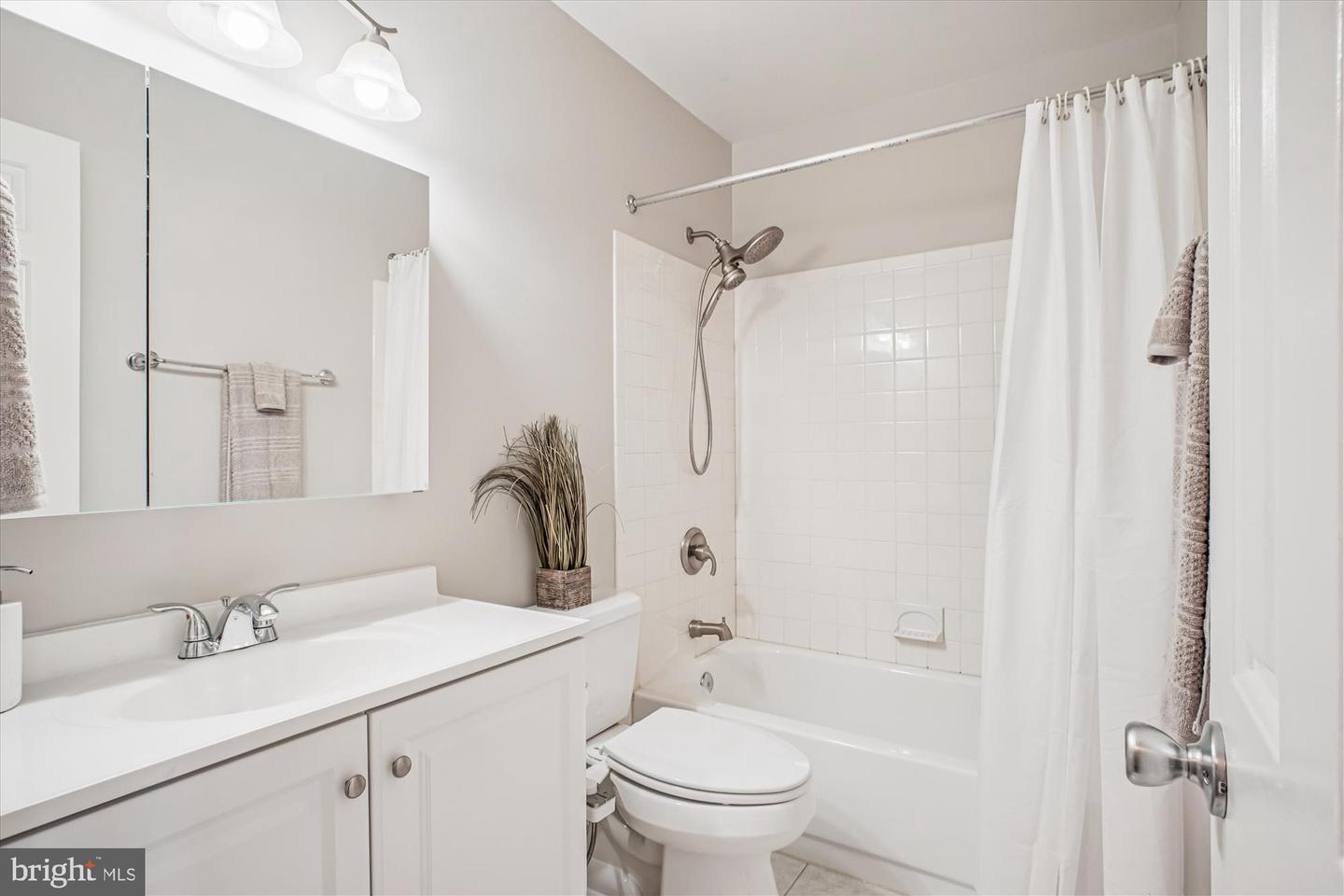 5249 WILSON BLVD, ARLINGTON, Virginia 22205, 2 Bedrooms Bedrooms, ,3 BathroomsBathrooms,Residential,For sale,5249 WILSON BLVD,VAAR2065296 MLS # VAAR2065296 5249 WILSON BLVD, ARLINGTON, Virginia 22205, 2 Bedrooms Bedrooms, ,3 BathroomsBathrooms,Residential,For sale,5249 WILSON BLVD,VAAR2065296 MLS # VAAR2065296