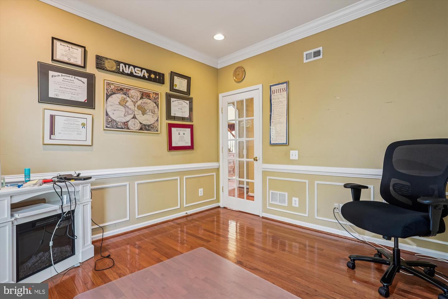 8090 PAPER BIRCH DR, LORTON, Virginia 22079, 5 Bedrooms Bedrooms, ,4 BathroomsBathrooms,Residential,For sale,8090 PAPER BIRCH DR,VAFX2276030 MLS # VAFX2276030 8090 PAPER BIRCH DR, LORTON, Virginia 22079, 5 Bedrooms Bedrooms, ,4 BathroomsBathrooms,Residential,For sale,8090 PAPER BIRCH DR,VAFX2276030 MLS # VAFX2276030