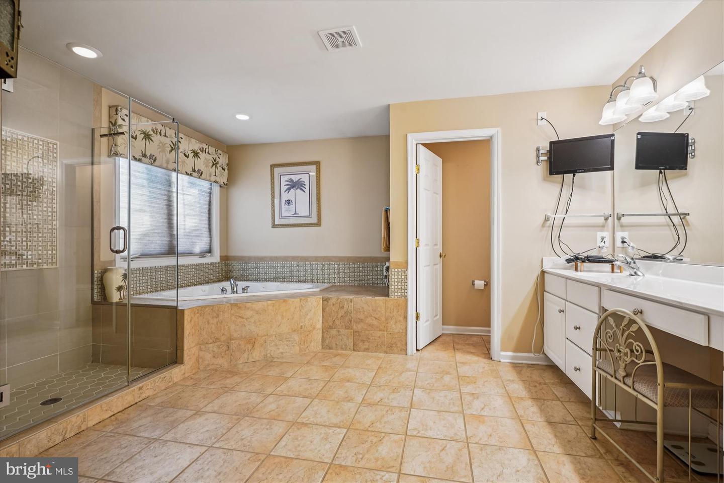 8090 PAPER BIRCH DR, LORTON, Virginia 22079, 5 Bedrooms Bedrooms, ,4 BathroomsBathrooms,Residential,For sale,8090 PAPER BIRCH DR,VAFX2276030 MLS # VAFX2276030 8090 PAPER BIRCH DR, LORTON, Virginia 22079, 5 Bedrooms Bedrooms, ,4 BathroomsBathrooms,Residential,For sale,8090 PAPER BIRCH DR,VAFX2276030 MLS # VAFX2276030
