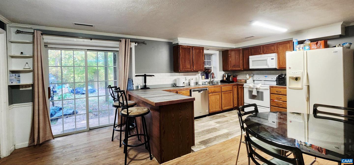 15070 ALBANO RD, BARBOURSVILLE, Virginia 22923, 4 Bedrooms Bedrooms, ,4 BathroomsBathrooms,Residential,For sale,15070 ALBANO RD,670358 MLS # 670358 15070 ALBANO RD, BARBOURSVILLE, Virginia 22923, 4 Bedrooms Bedrooms, ,4 BathroomsBathrooms,Residential,For sale,15070 ALBANO RD,670358 MLS # 670358