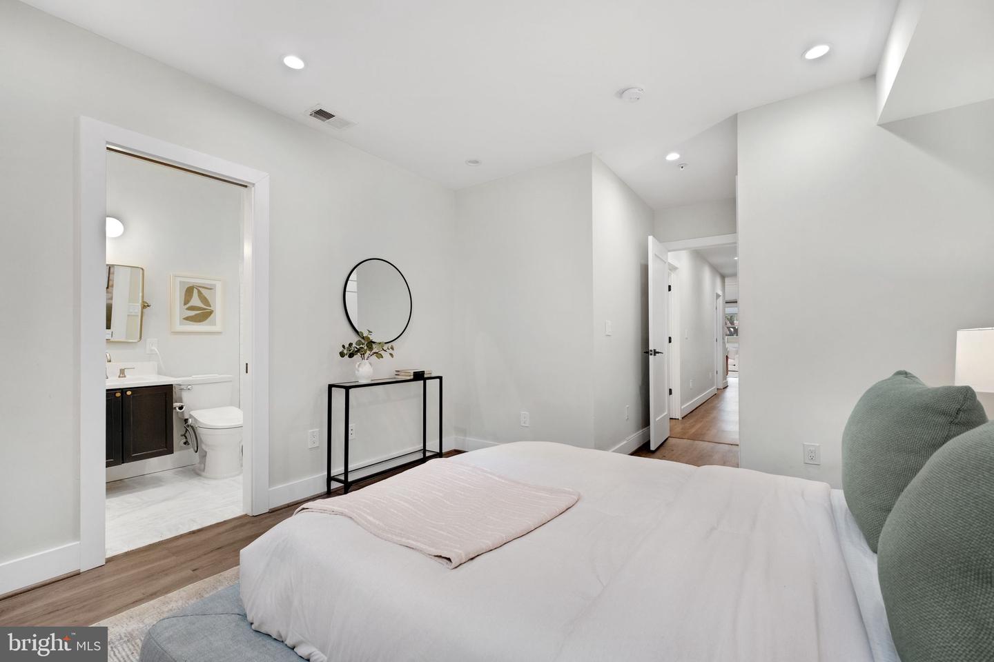 1419 UPSHUR ST NW #1, WASHINGTON, District Of Columbia 20011, 3 Bedrooms Bedrooms, ,2 BathroomsBathrooms,Residential,For sale,1419 UPSHUR ST NW #1,DCDC2228694 MLS # DCDC2228694 1419 UPSHUR ST NW #1, WASHINGTON, District Of Columbia 20011, 3 Bedrooms Bedrooms, ,2 BathroomsBathrooms,Residential,For sale,1419 UPSHUR ST NW #1,DCDC2228694 MLS # DCDC2228694