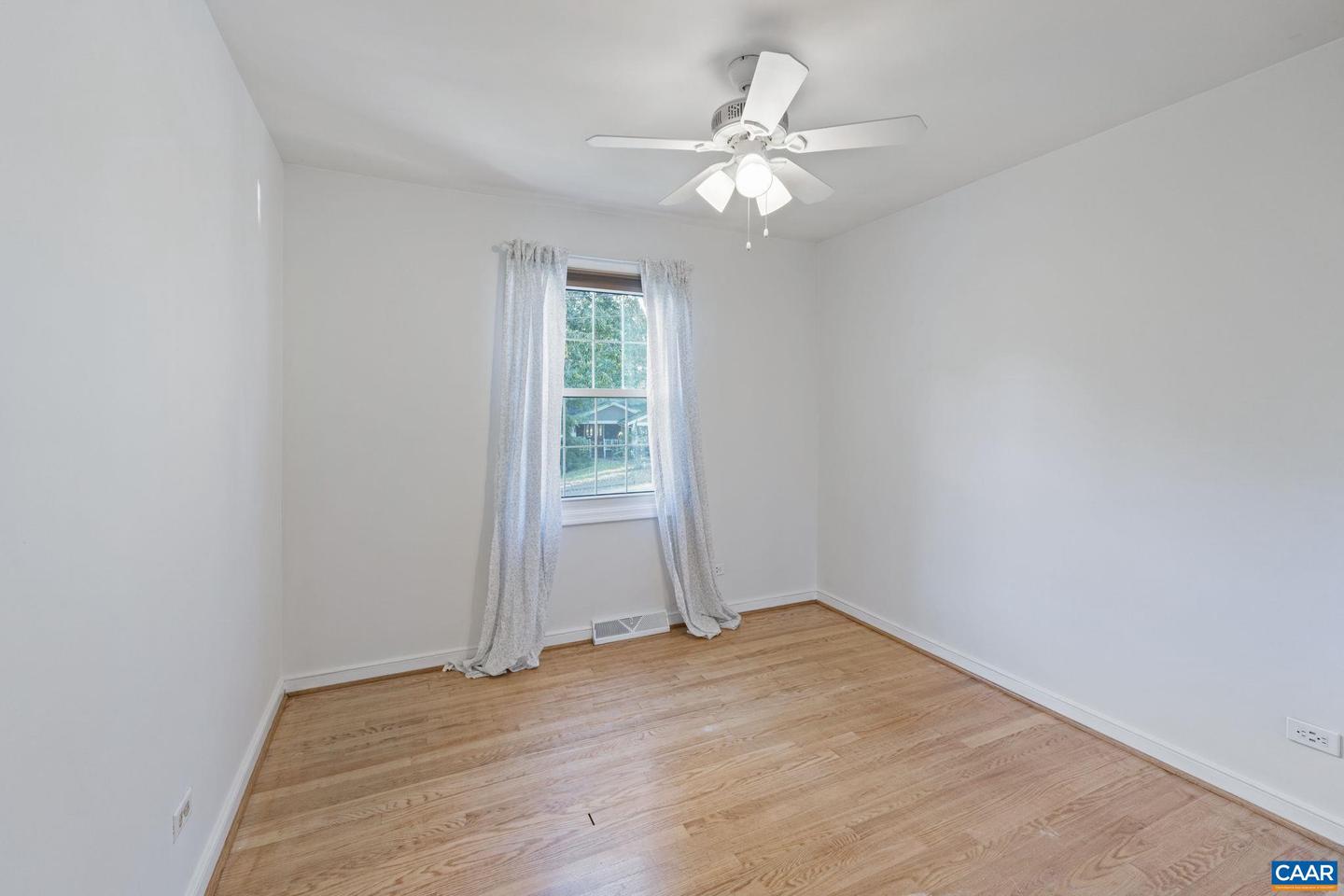 604 SHAMROCK RD, CHARLOTTESVILLE, Virginia 22903, 3 Bedrooms Bedrooms, ,1 BathroomBathrooms,Residential,For sale,604 SHAMROCK RD,670372 MLS # 670372 604 SHAMROCK RD, CHARLOTTESVILLE, Virginia 22903, 3 Bedrooms Bedrooms, ,1 BathroomBathrooms,Residential,For sale,604 SHAMROCK RD,670372 MLS # 670372