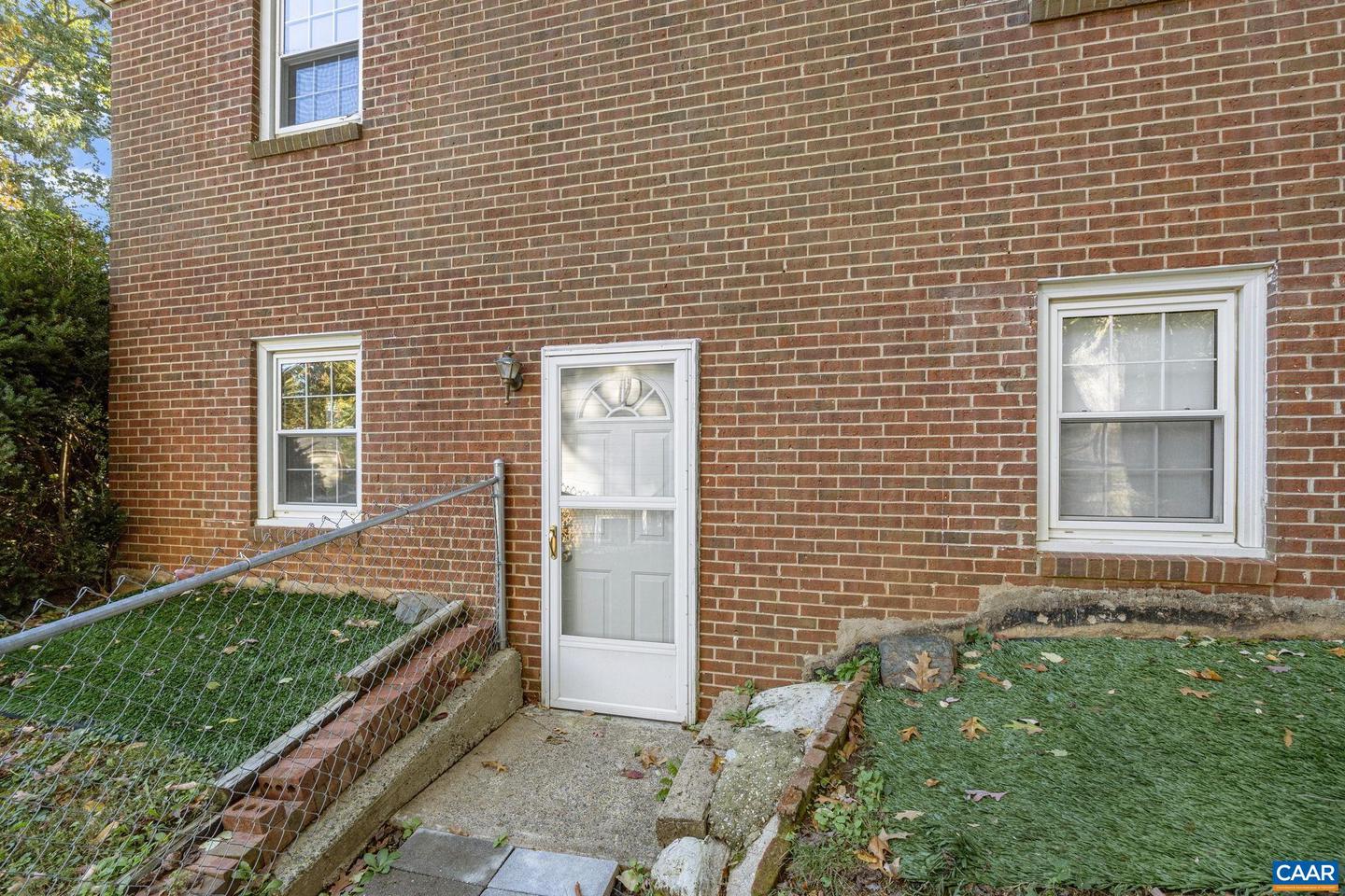 604 SHAMROCK RD, CHARLOTTESVILLE, Virginia 22903, 3 Bedrooms Bedrooms, ,1 BathroomBathrooms,Residential,For sale,604 SHAMROCK RD,670372 MLS # 670372 604 SHAMROCK RD, CHARLOTTESVILLE, Virginia 22903, 3 Bedrooms Bedrooms, ,1 BathroomBathrooms,Residential,For sale,604 SHAMROCK RD,670372 MLS # 670372