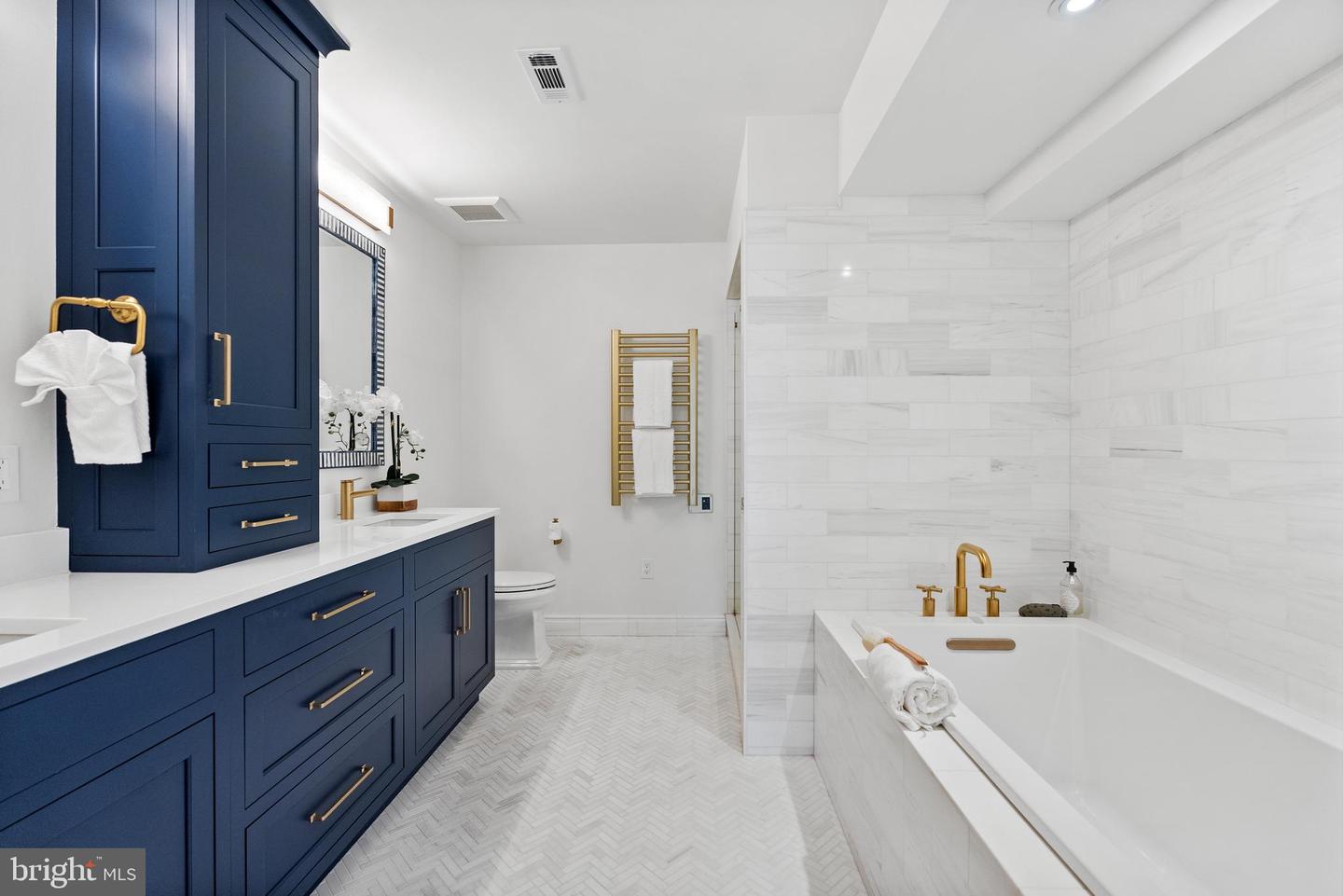 411 S SAINT ASAPH ST, ALEXANDRIA, Virginia 22314, 5 Bedrooms Bedrooms, ,3 BathroomsBathrooms,Residential,For sale,411 S SAINT ASAPH ST,VAAX2051174 MLS # VAAX2051174