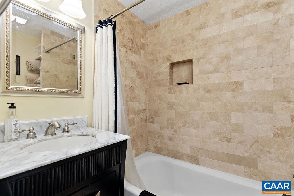 411 THREE RIDGES CONDOS, ROSELAND, Virginia 22967, 2 Bedrooms Bedrooms, ,2 BathroomsBathrooms,Residential,For sale,411 THREE RIDGES CONDOS,670383 MLS # 670383 411 THREE RIDGES CONDOS, ROSELAND, Virginia 22967, 2 Bedrooms Bedrooms, ,2 BathroomsBathrooms,Residential,For sale,411 THREE RIDGES CONDOS,670383 MLS # 670383