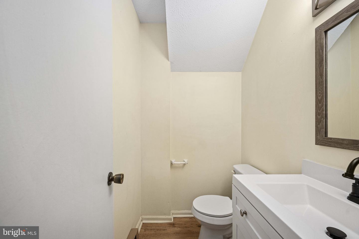 26-A JACKSON AVE, WINCHESTER, Virginia 22601, 4 Bedrooms Bedrooms, ,2 BathroomsBathrooms,Residential,For sale,26-A JACKSON AVE,VAWI2009334 MLS # VAWI2009334 26-A JACKSON AVE, WINCHESTER, Virginia 22601, 4 Bedrooms Bedrooms, ,2 BathroomsBathrooms,Residential,For sale,26-A JACKSON AVE,VAWI2009334 MLS # VAWI2009334